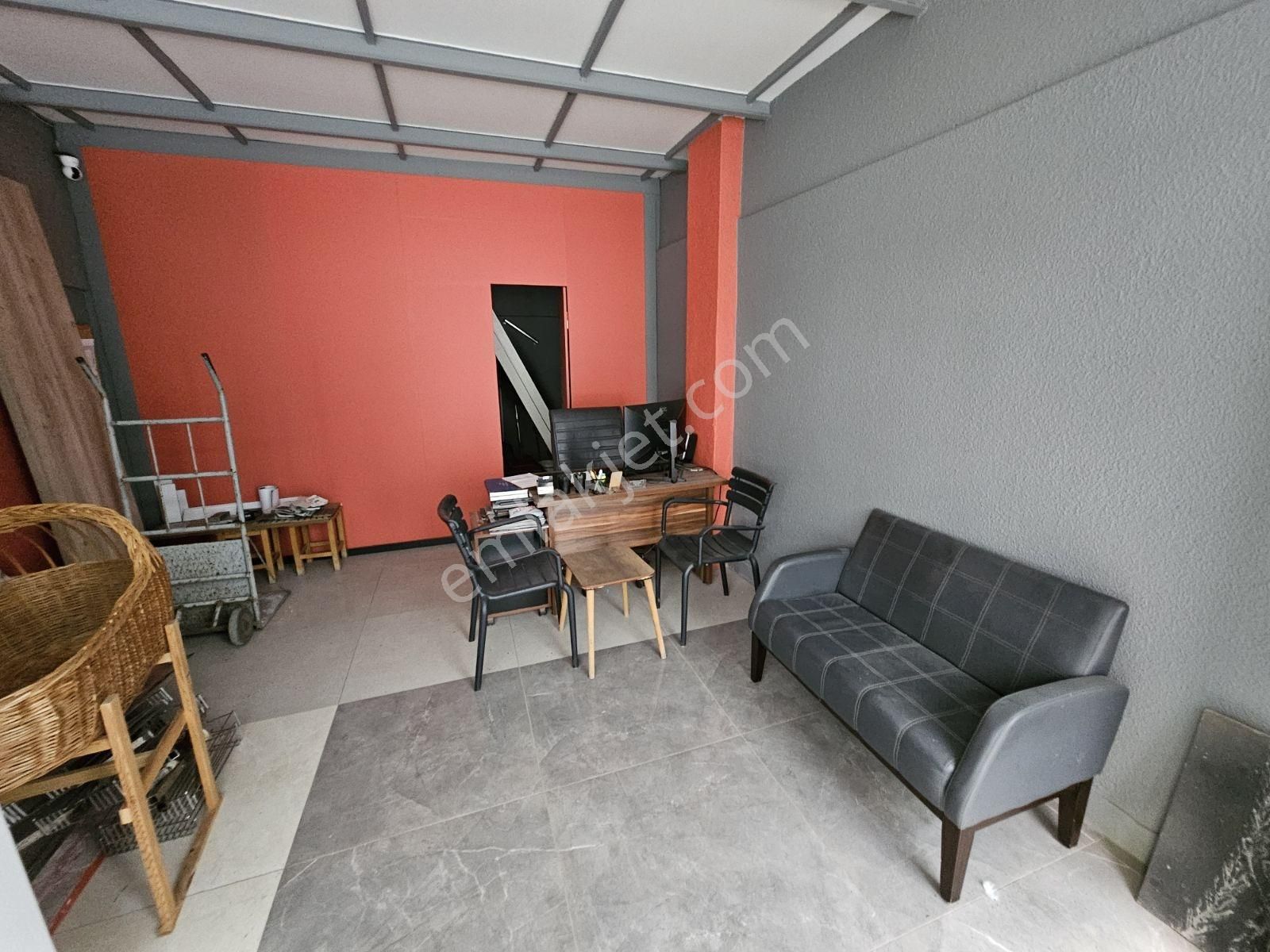 Kocamustafapaşa Merkeze Yakın Asma Katlı 50mk Dükkan 18.000tl - Görsel 7