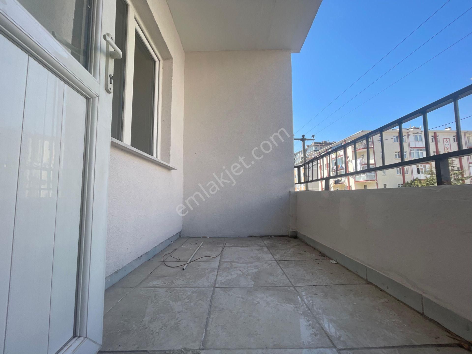 Sincan Tandoğan Mahallesinde 3+1 Acil Kiralık Daire - Görsel 27