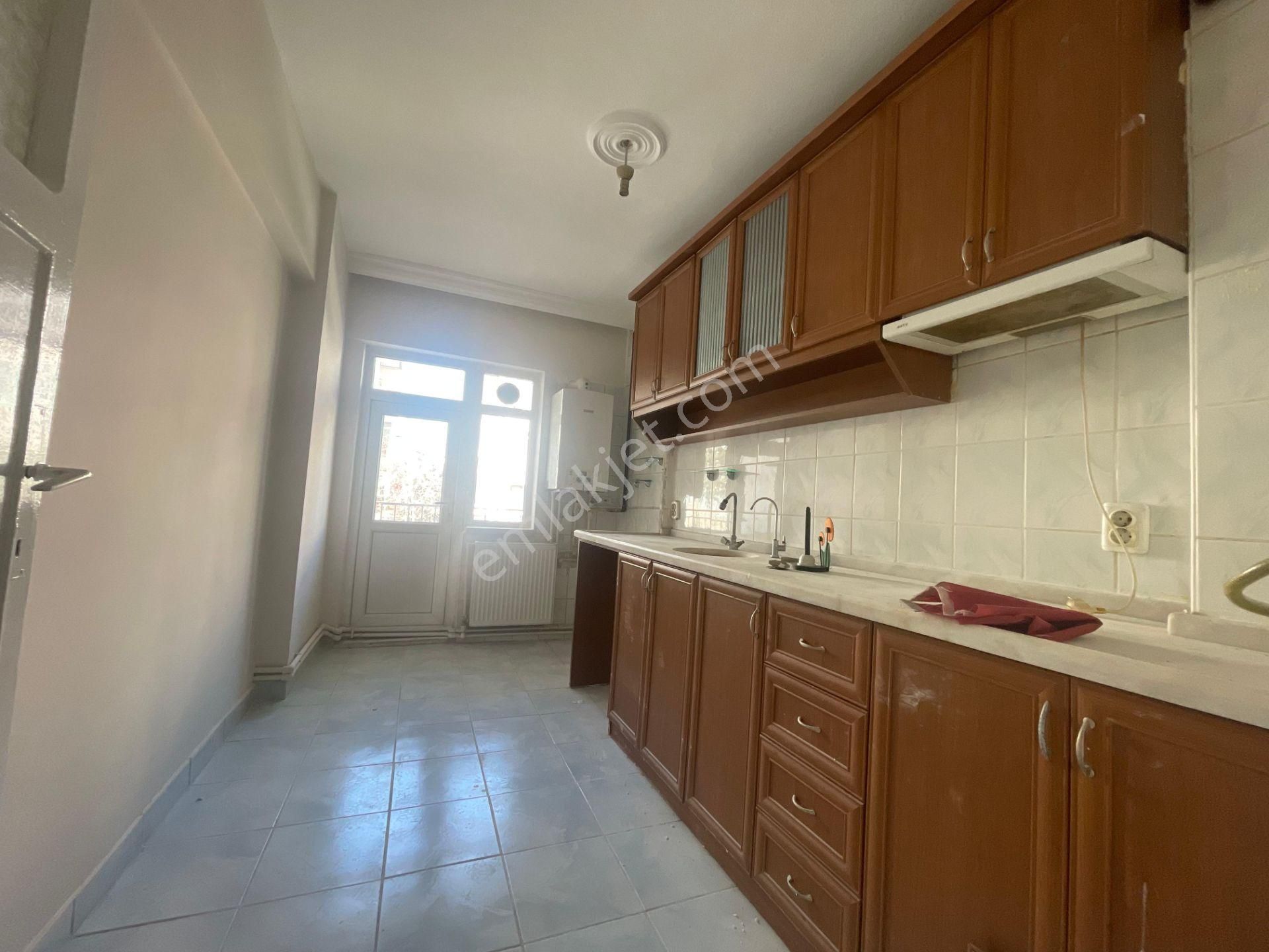 Sincan Tandoğan Mahallesinde 3+1 Acil Kiralık Daire - Görsel 3