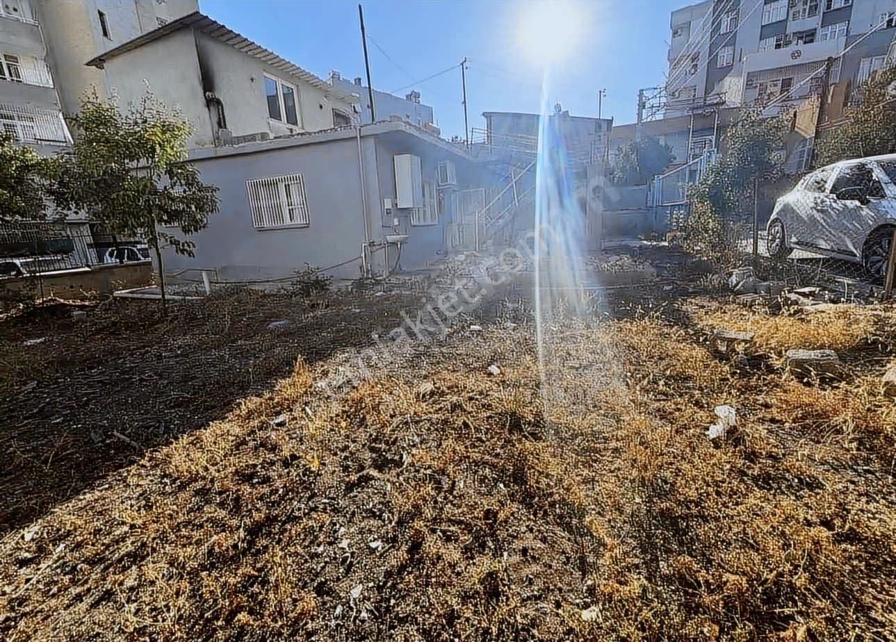 Yeşilyurt Mahallesinde Büyük Bahçeli Tek Katlı Satılık Müstakil