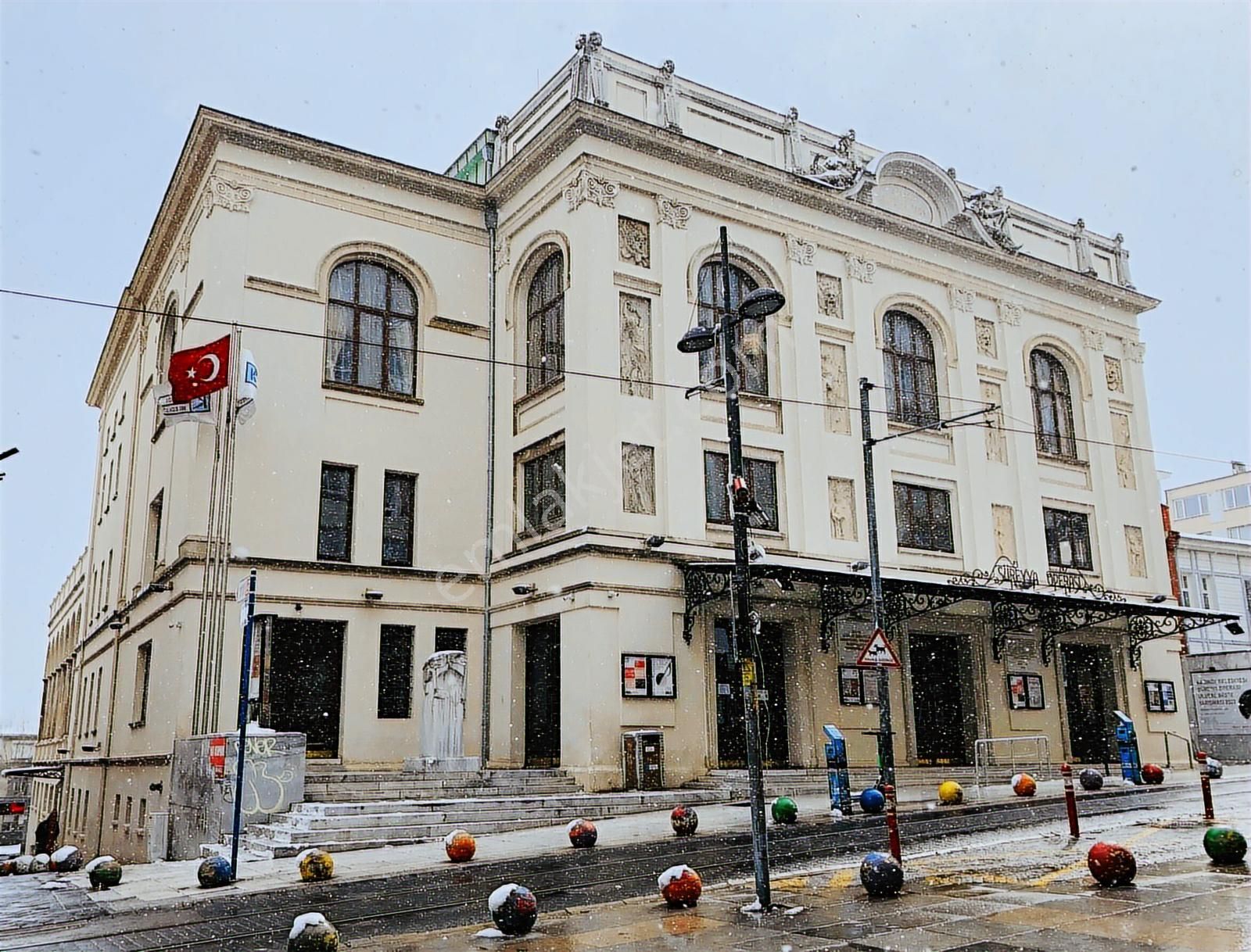 Moda Rızapaşa Sok 2+1 Full Eşyalı Balkonlu Kombili 1.kat Kiralık - Görsel 2