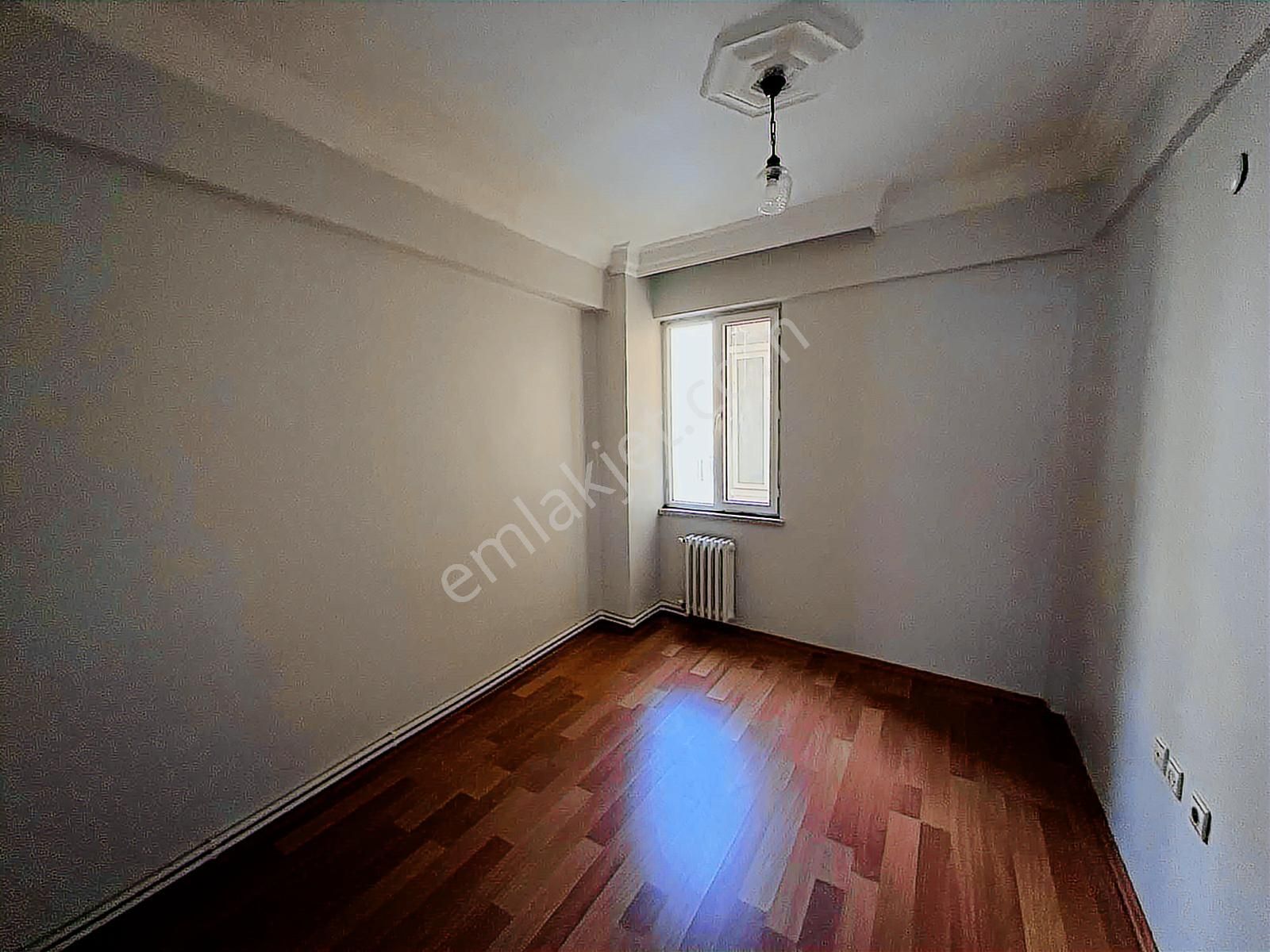 Eker'den Sıhhıye Kavşağında Tranvay Durağıyanı 2+1 Kiralık Daire - Görsel 26