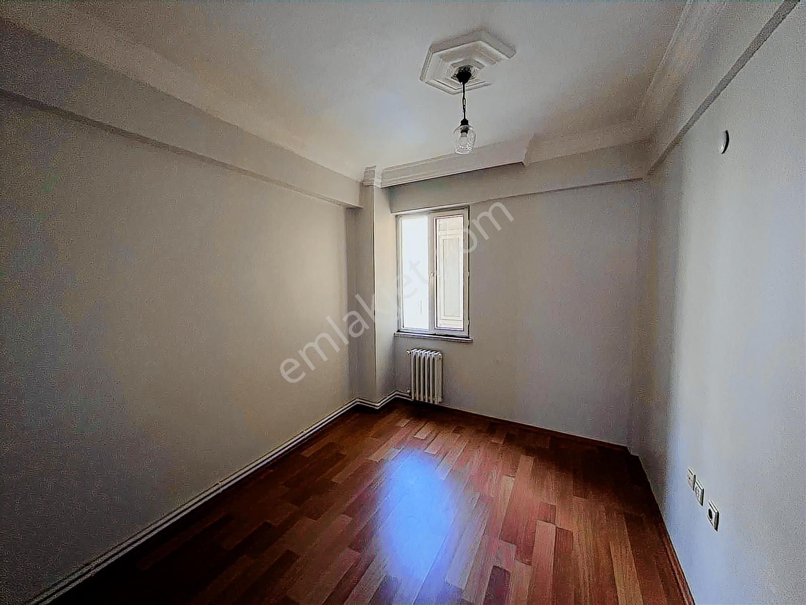 Eker'den Sıhhıye Kavşağında Tranvay Durağıyanı 2+1 Kiralık Daire - Görsel 3