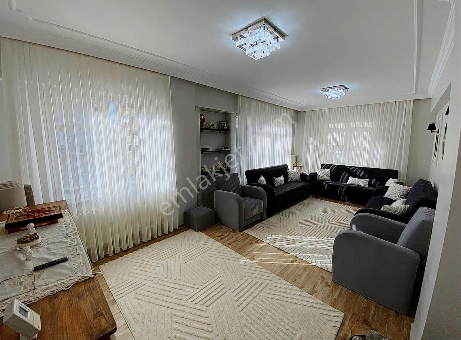 Çırağan Emlak'tan Sakarya 2 Caddesi Üzeri Full Bakımlı 3+1 Daire - Görsel 2