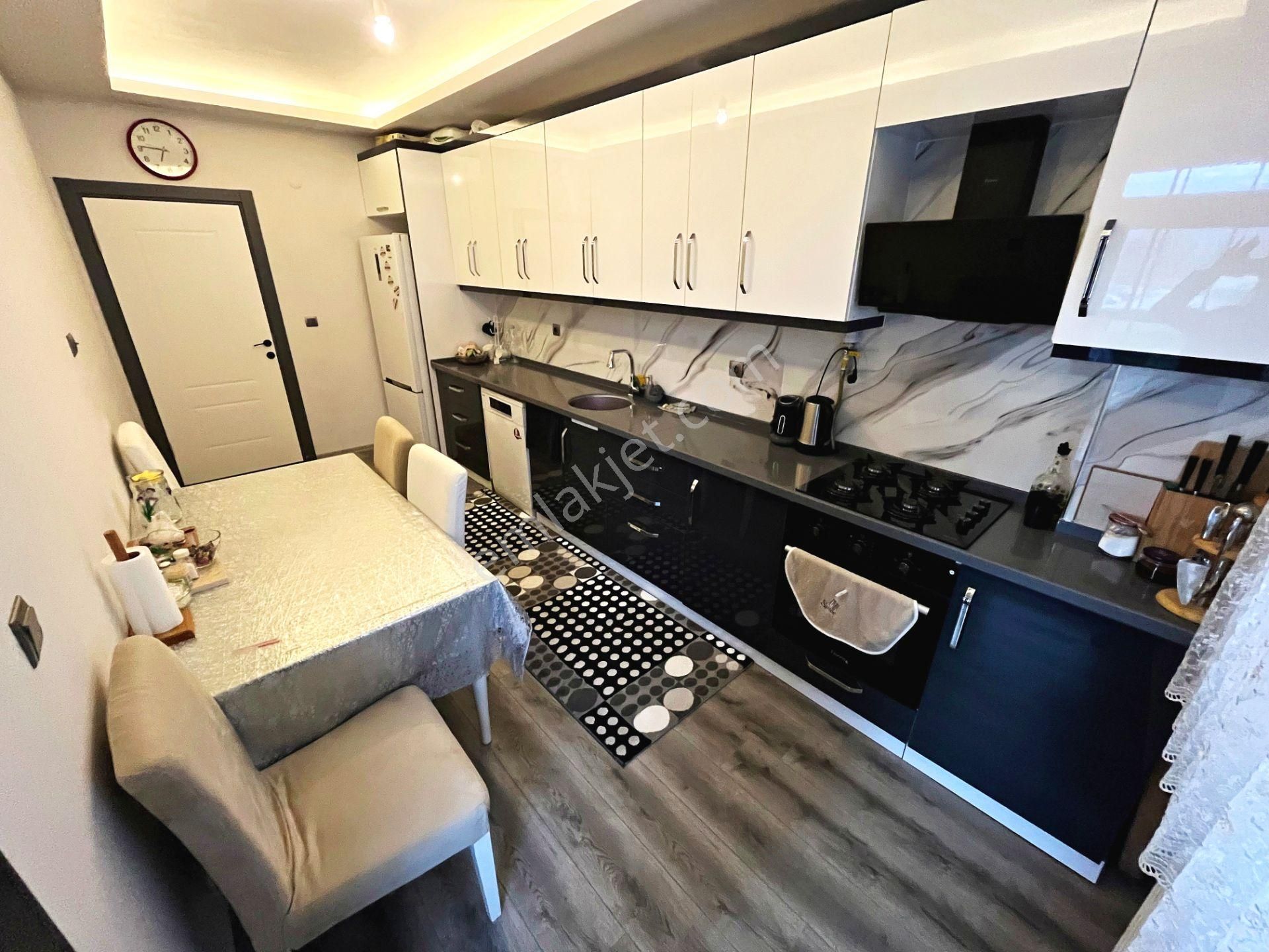 🛑🛑aktiften Altınkum Merkezde Satılık Ebeveyn Banyolu Kombili Harika Geniş 2+1 Daire