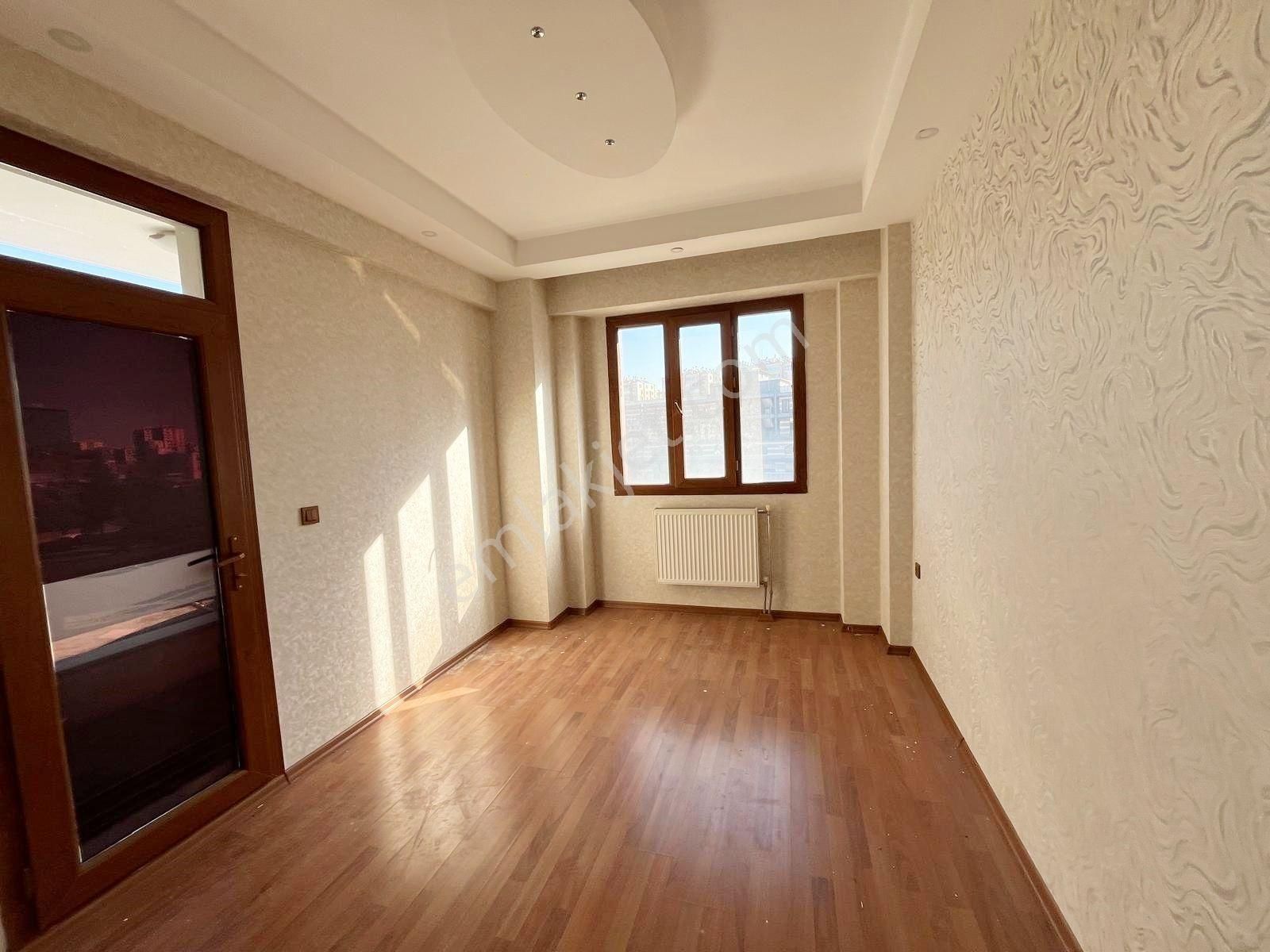 Taha Emlak Tan Dünya Kavşağı Civarında Kiralık 4+1 Daire - Görsel 6