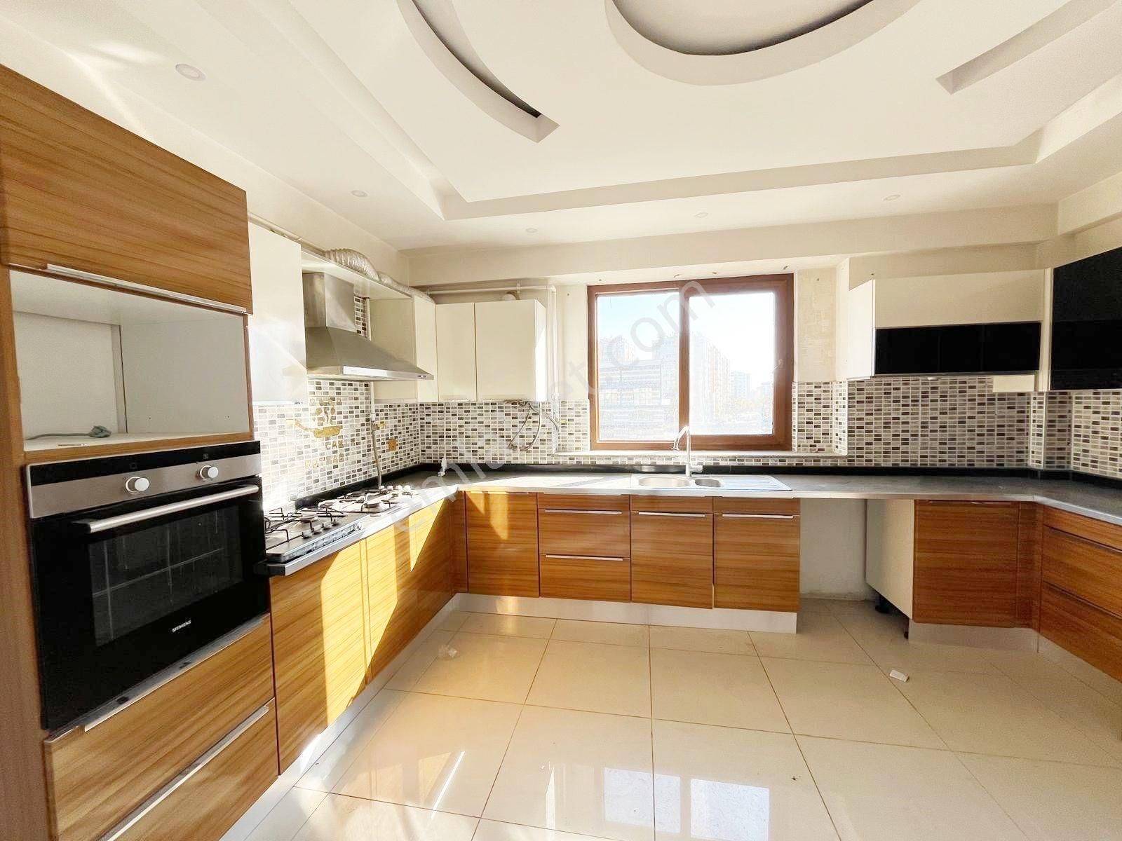 Taha Emlak Tan Dünya Kavşağı Civarında Kiralık 4+1 Daire - Görsel 4