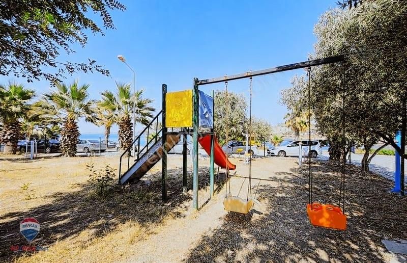 35 Çeşme Fenerburnu Denize Sıfır Plajlı Sitede 1+1 Eşyalı - Görsel 4