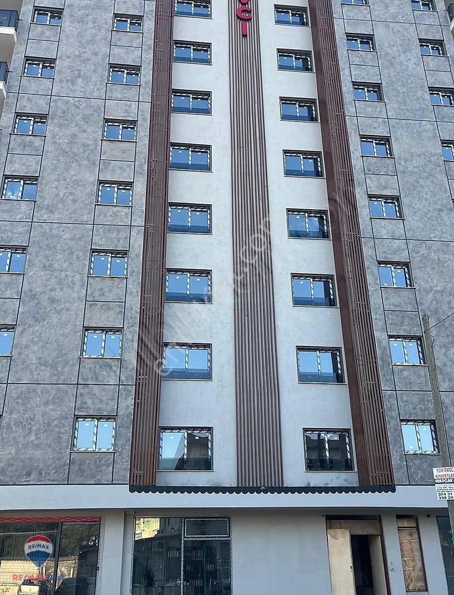 1 Bayraklı Manavkuyu'da Ebeveyn Banyolu 3+1 Satılık Daıre - Görsel 3