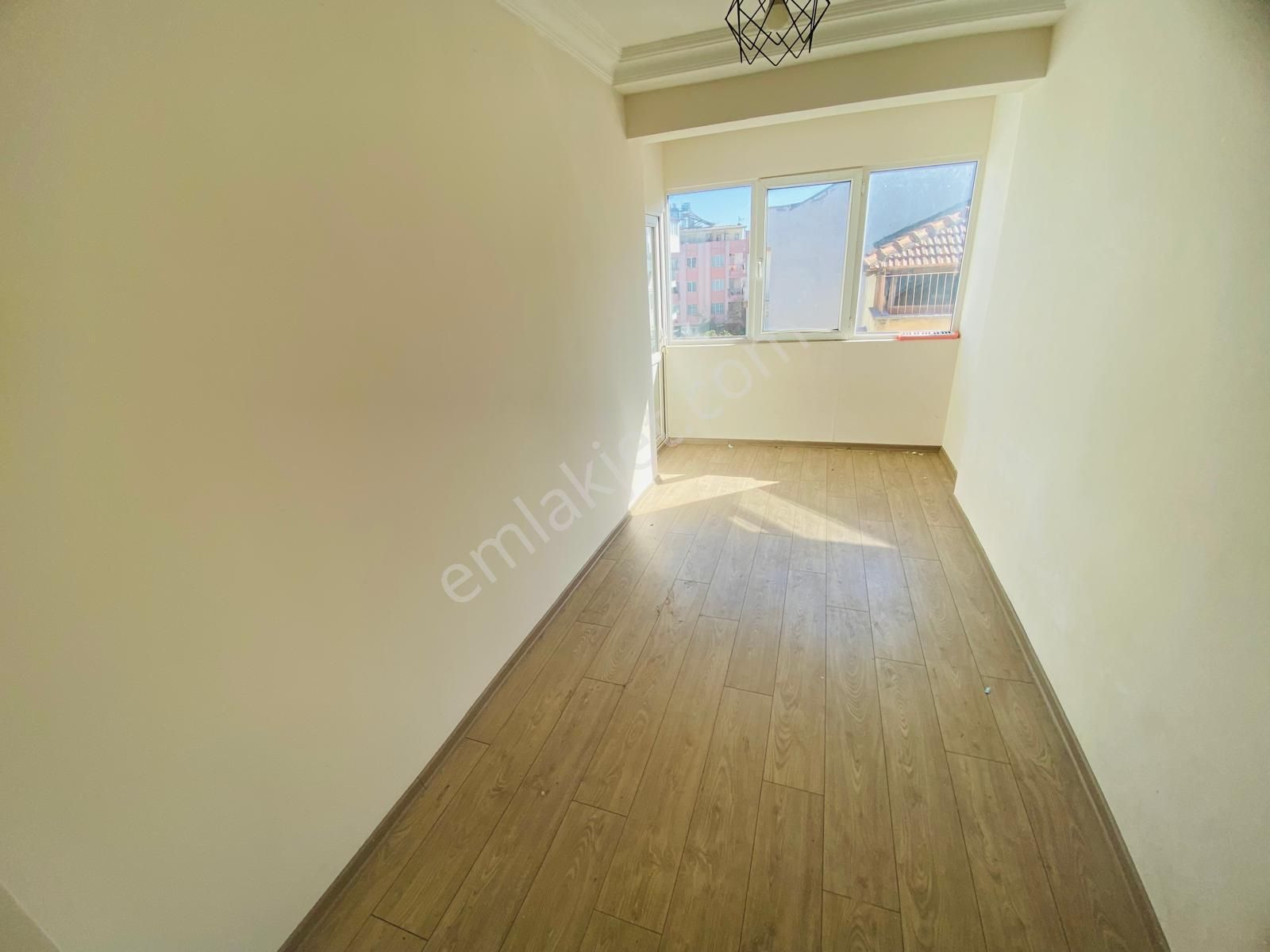 Servis Güzergahı Yakını Katta Kiralık 2+1 - Görsel 17