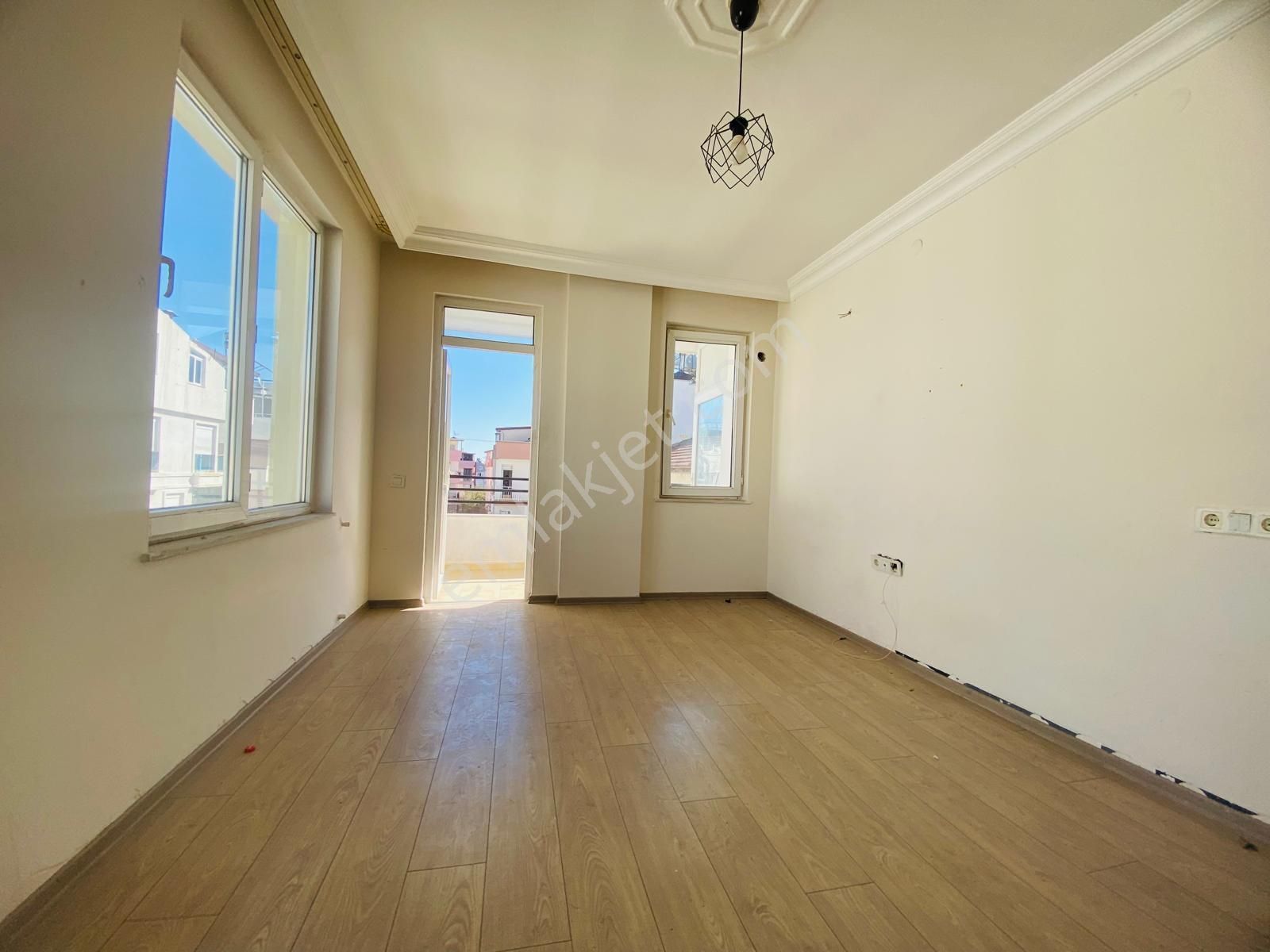 Servis Güzergahı Yakını Katta Kiralık 2+1 - Görsel 8