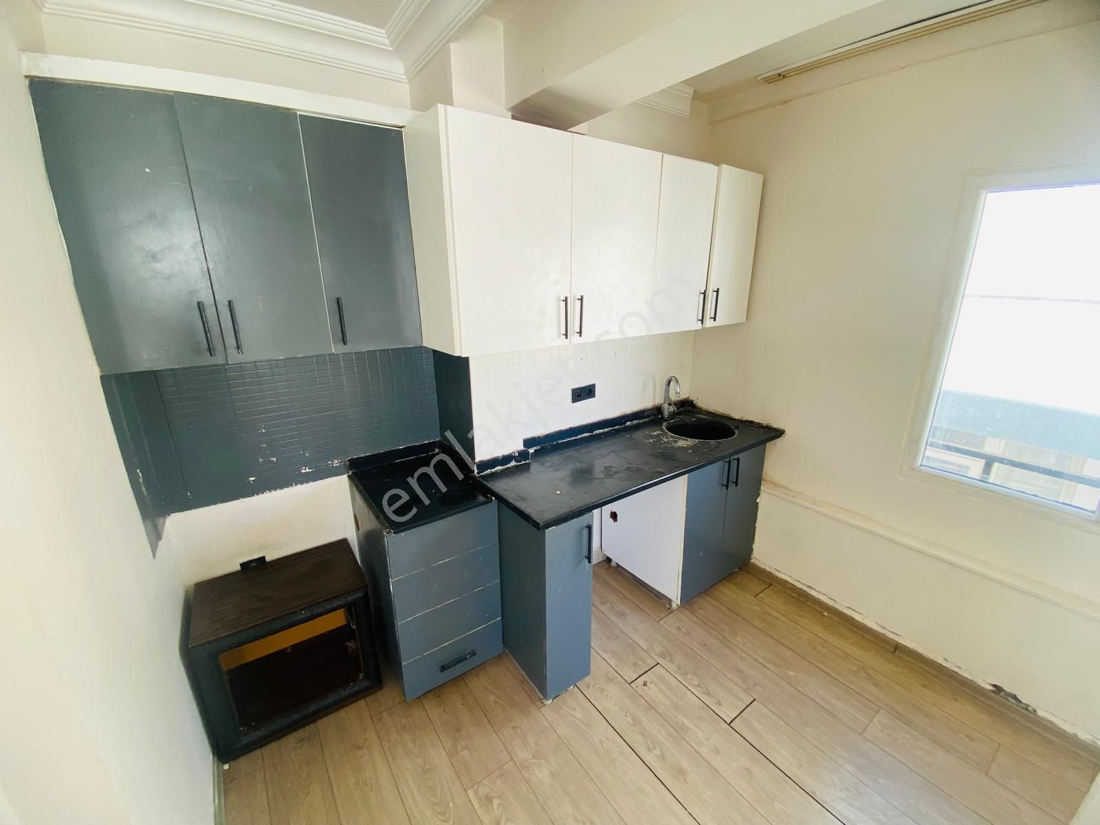 Servis Güzergahı Yakını Katta Kiralık 2+1 - Görsel 13