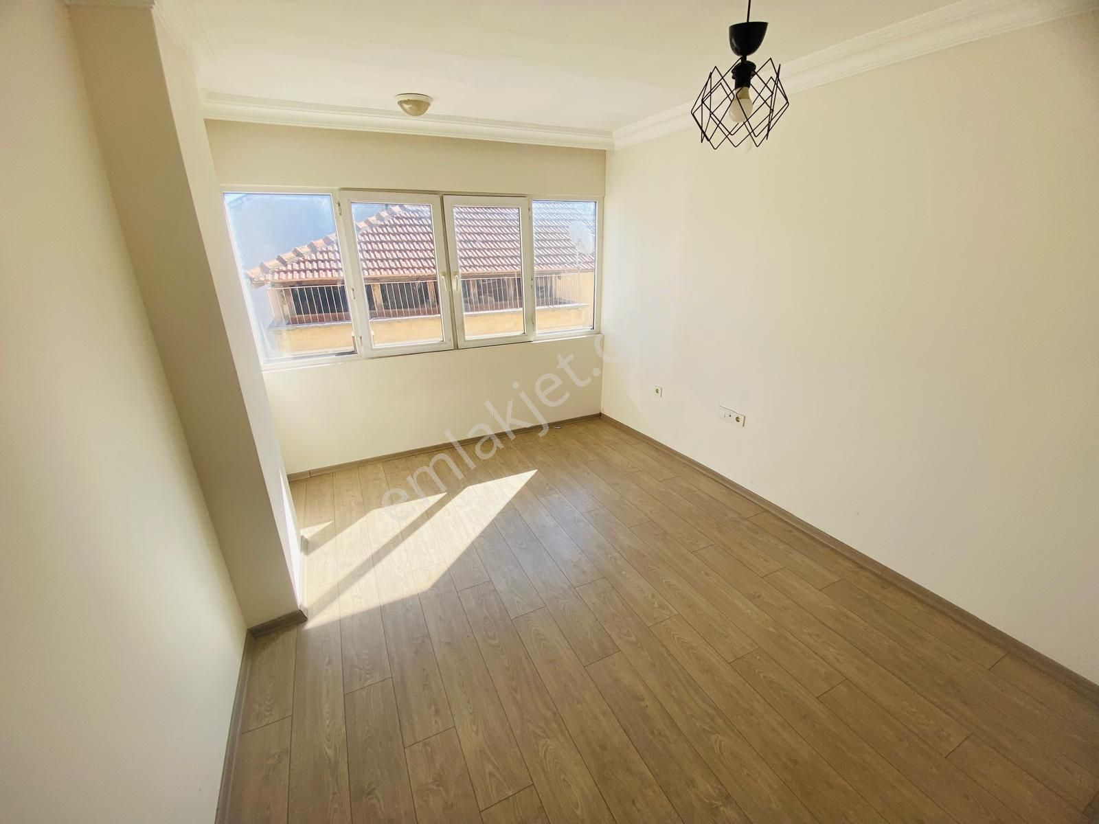 Servis Güzergahı Yakını Katta Kiralık 2+1 - Görsel 2