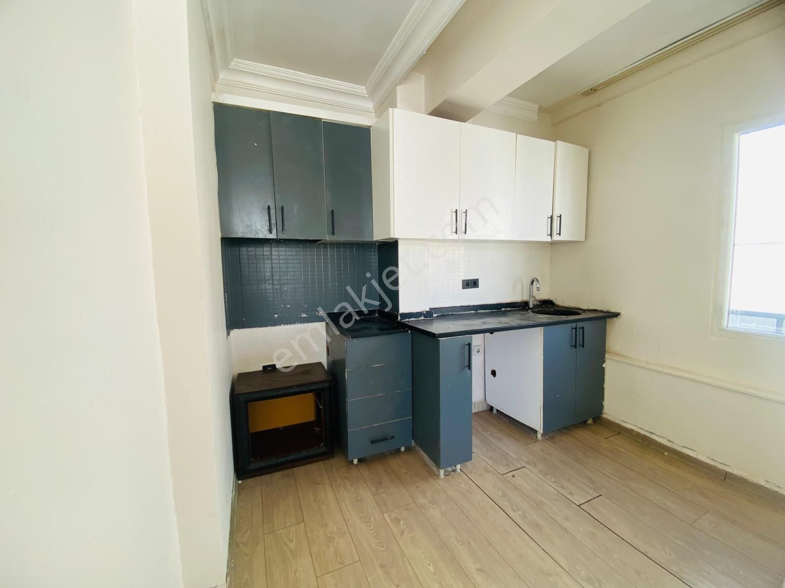 Servis Güzergahı Yakını Katta Kiralık 2+1 - Görsel 11