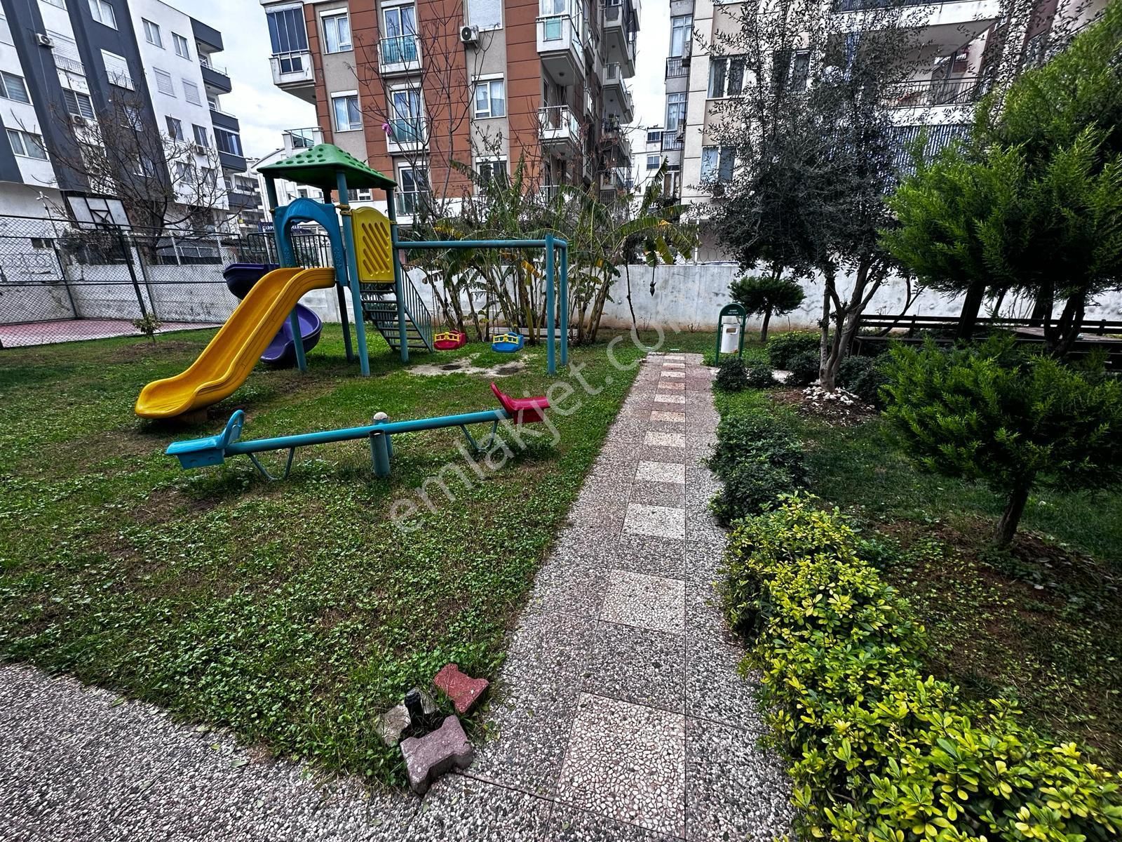 Artı Dan Kapalı Otoparklı Spor Salonlu Site İçi 2+1