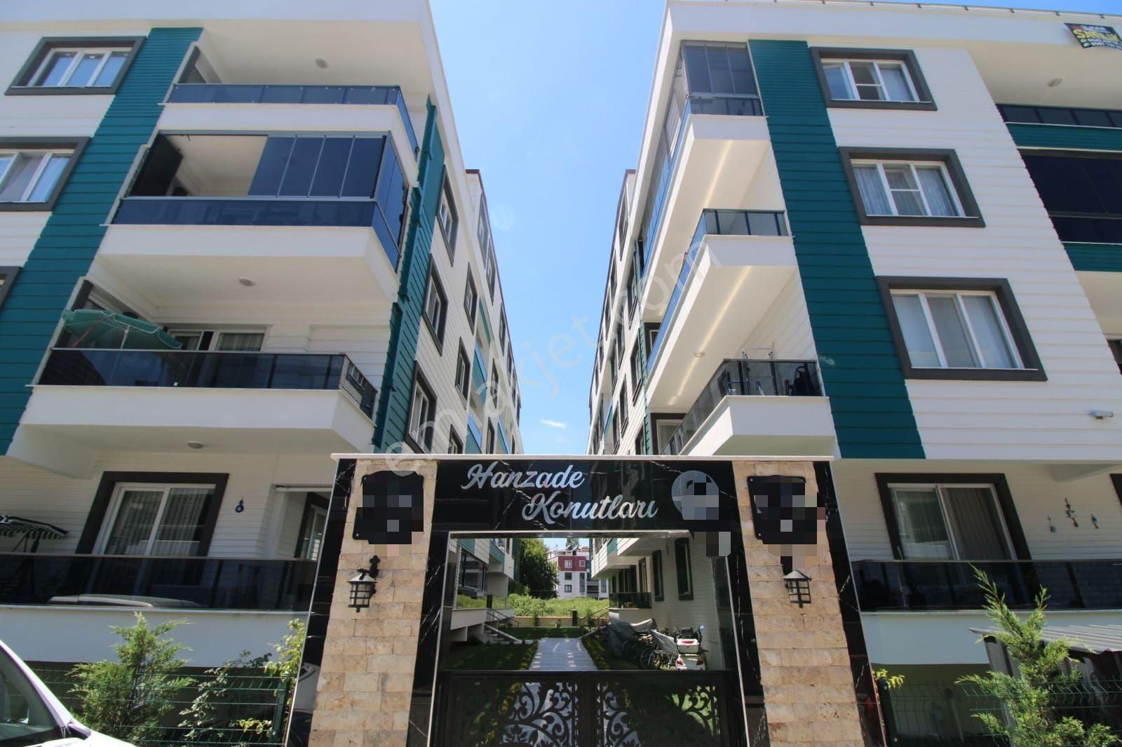 ꧁ay Emlaktan꧂akçay'da Müstakil Tadında Köşe Ön Cephe Geniş Balkonlu Satılık 2+1 Daire