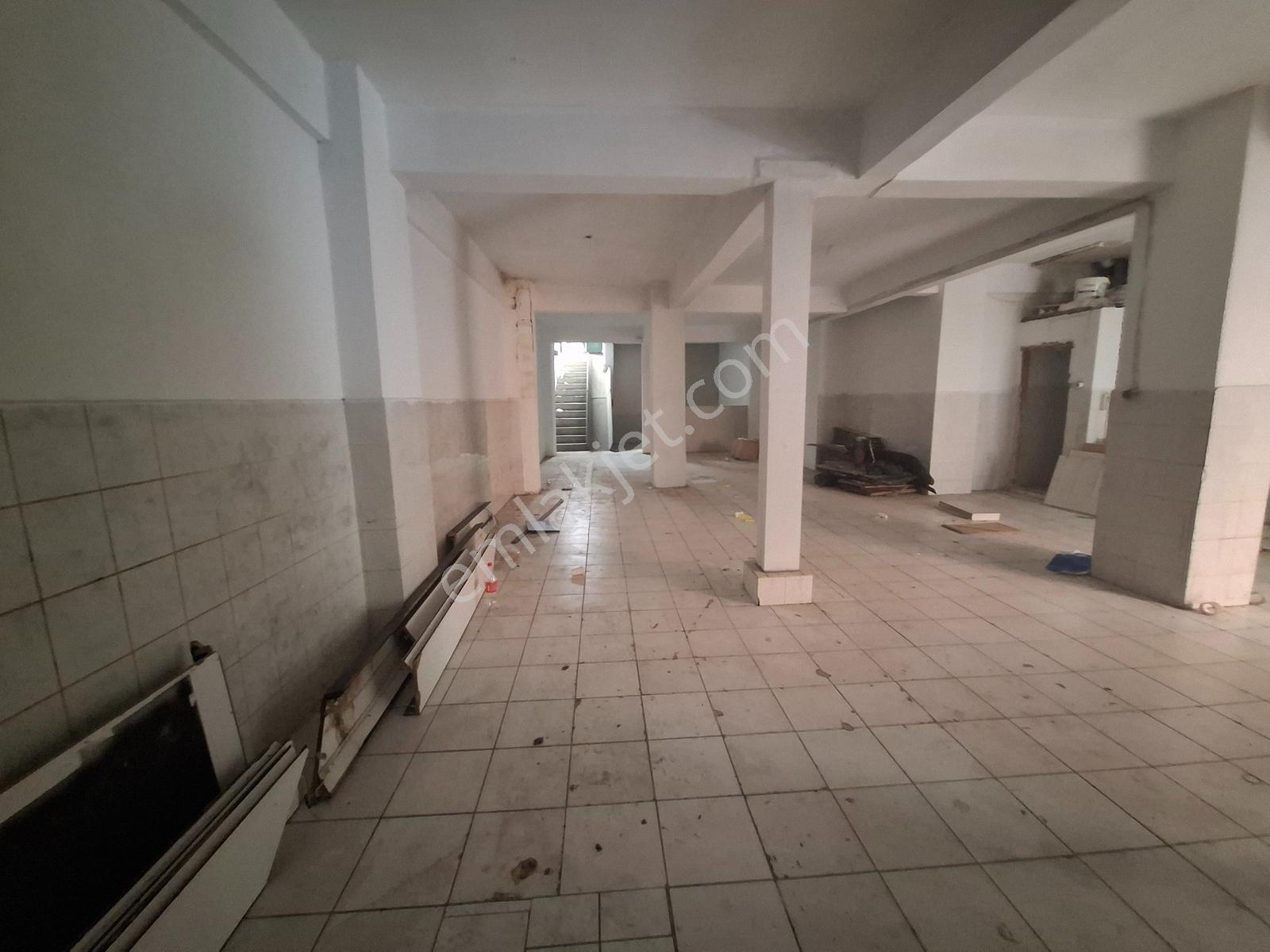 Ergün Durmuş 'tan Anıt Durağı Mevkiinde Kiralık Dükkan
