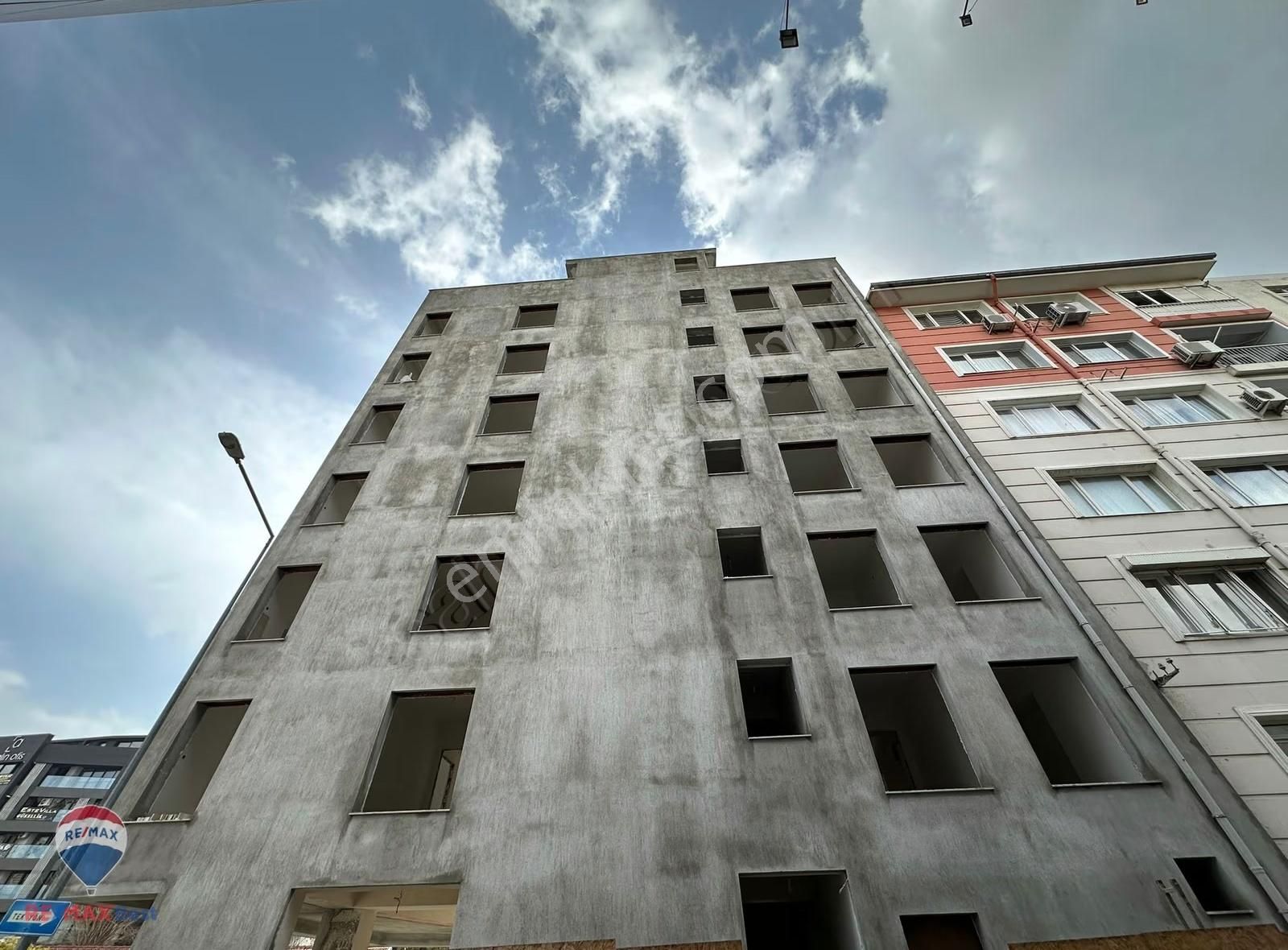 18 Karşıyaka Çarşı Girişinde Sıfır 1+1 Satılık Daıre - Görsel 2