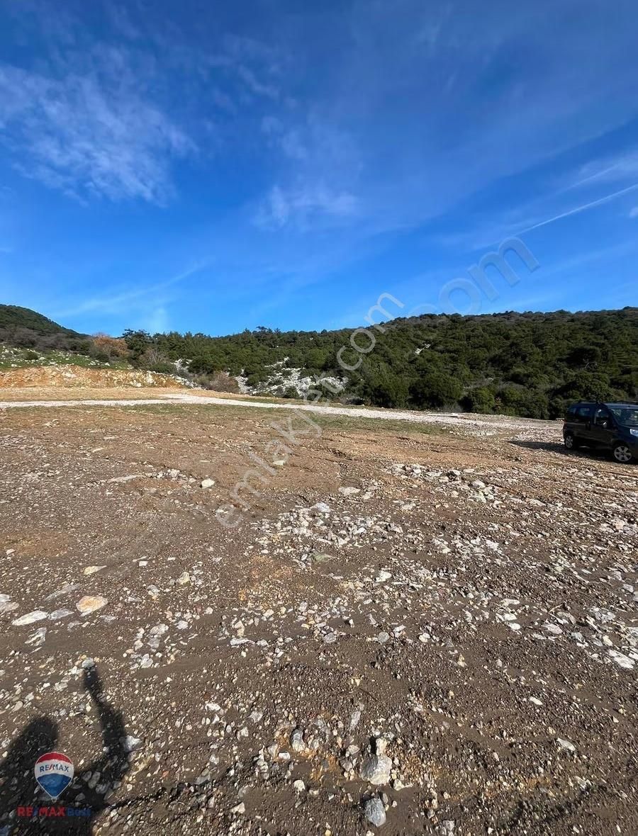 27 Bornova Çamıçı Köyü'nde Satılık Tarla - Görsel 2