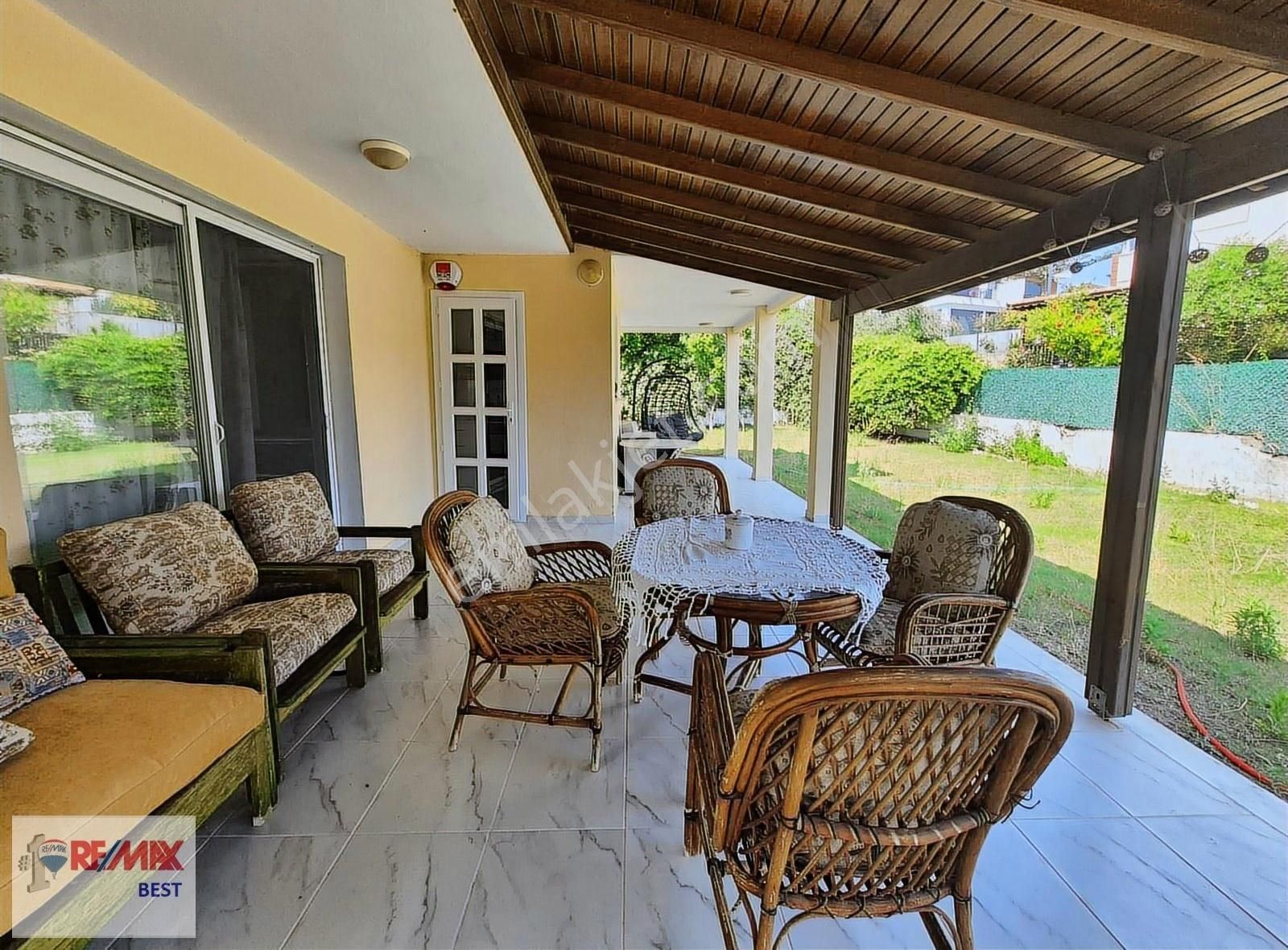 3 Çeşme Dalyan'da Deniz Manzaralı 3+1 Satılık Dubleks Villa - Görsel 3