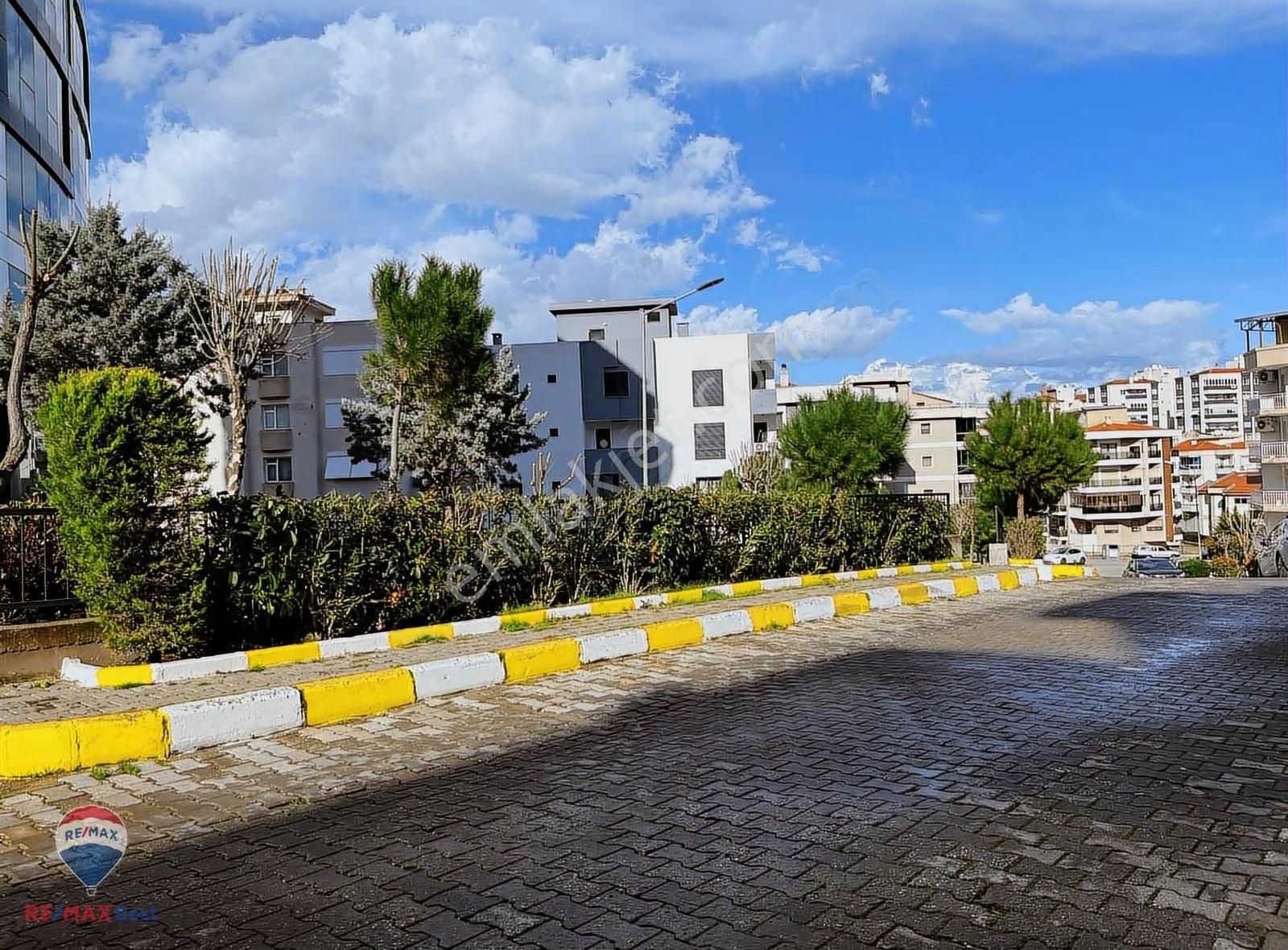 21 Balçova Teleferık Mah. Satılık Bahçelı, Ferah 3+1 Daıre - Görsel 3