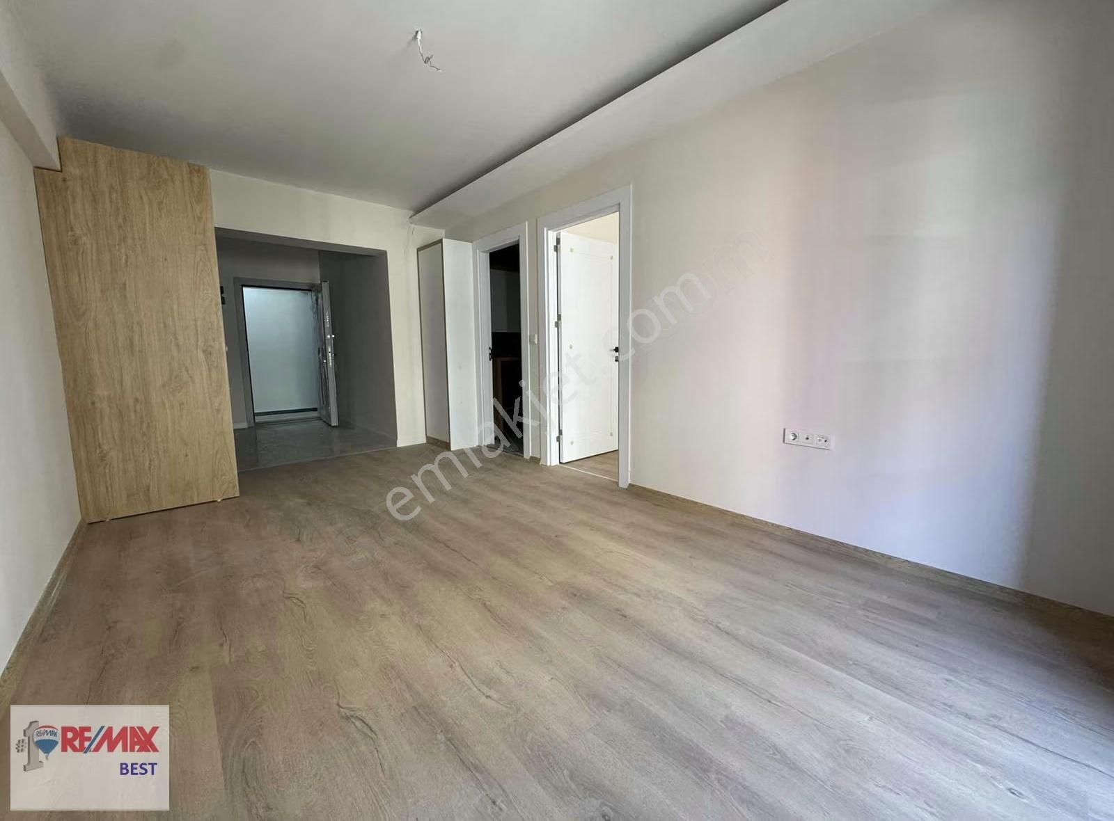 31 Hakan Büyükten Atakent Yalı Mahallesi Çokiyi Konum Ara Kat1+1 - Görsel 9