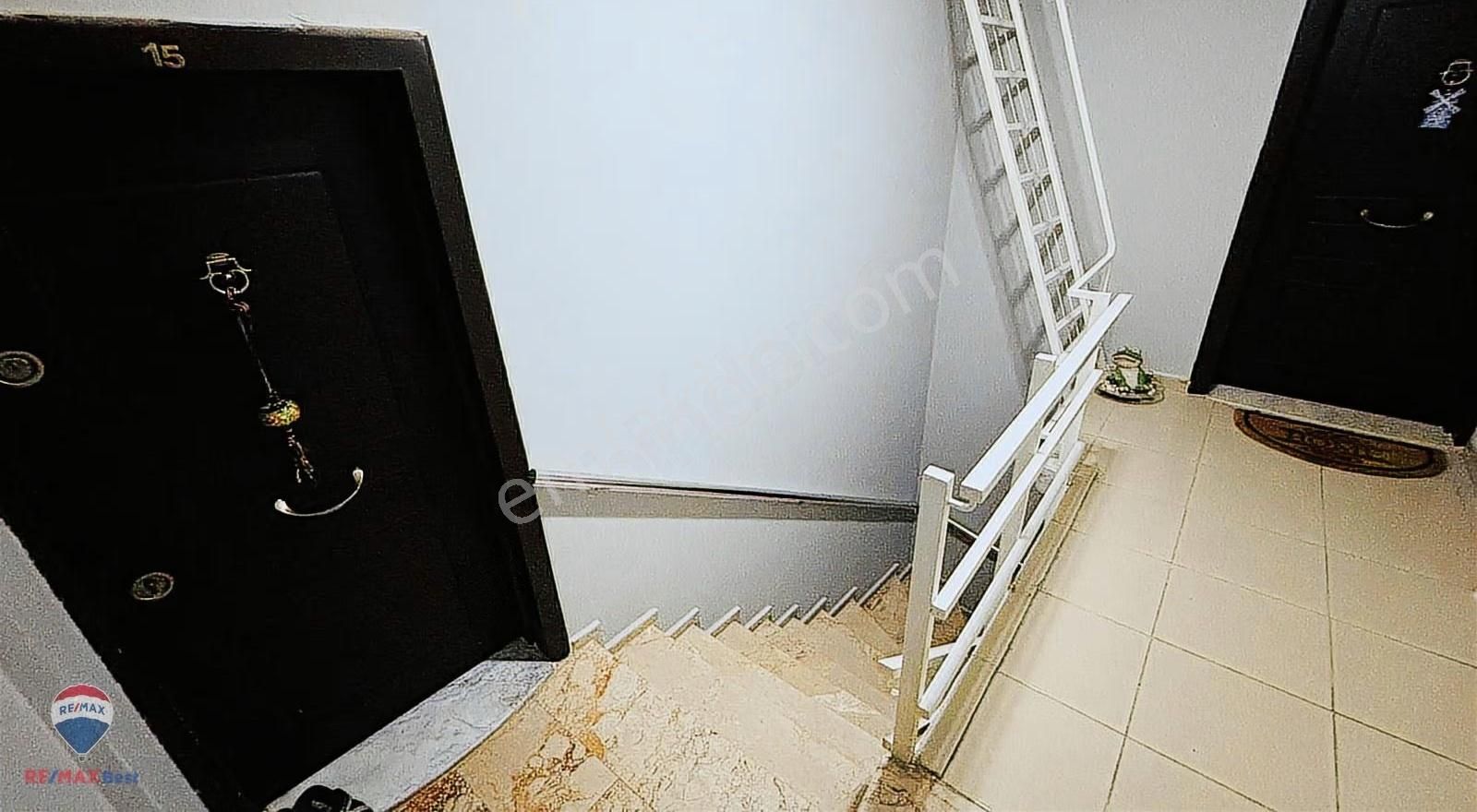 25 Karşıyaka Aksoyda Satılık 2+1 Daıre - Görsel 11