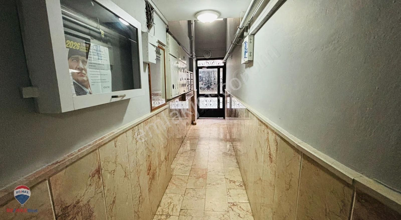 25 Karşıyaka Aksoyda Satılık 2+1 Daıre - Görsel 9