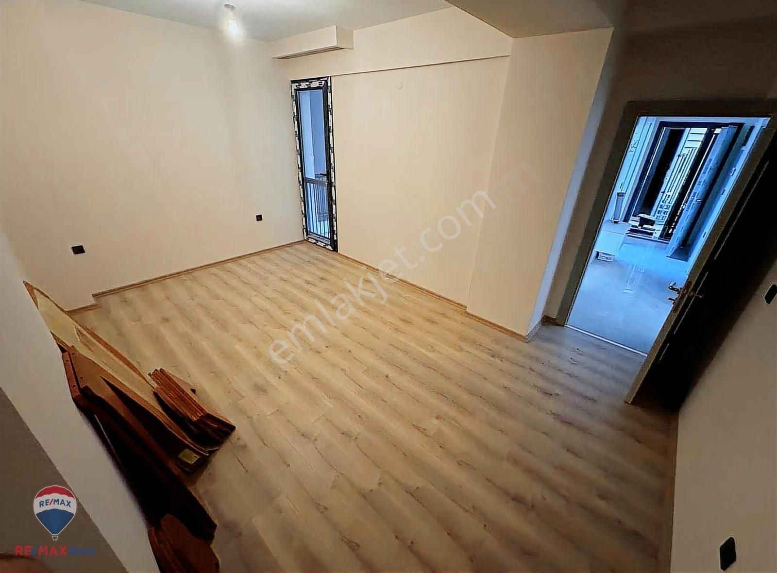 15 Kapalı Mutfaklı 2+1 Asansörlü & Otoparklı Merkezı Konumda - Görsel 12