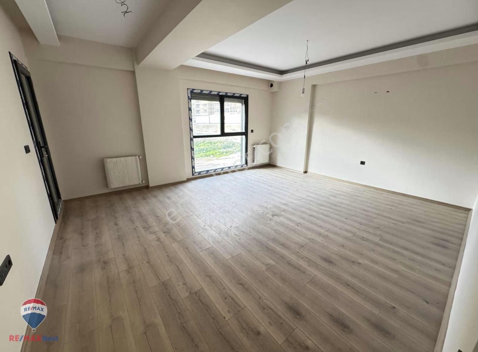 15 Kapalı Mutfaklı 2+1 Asansörlü & Otoparklı Merkezı Konumda - Görsel 14