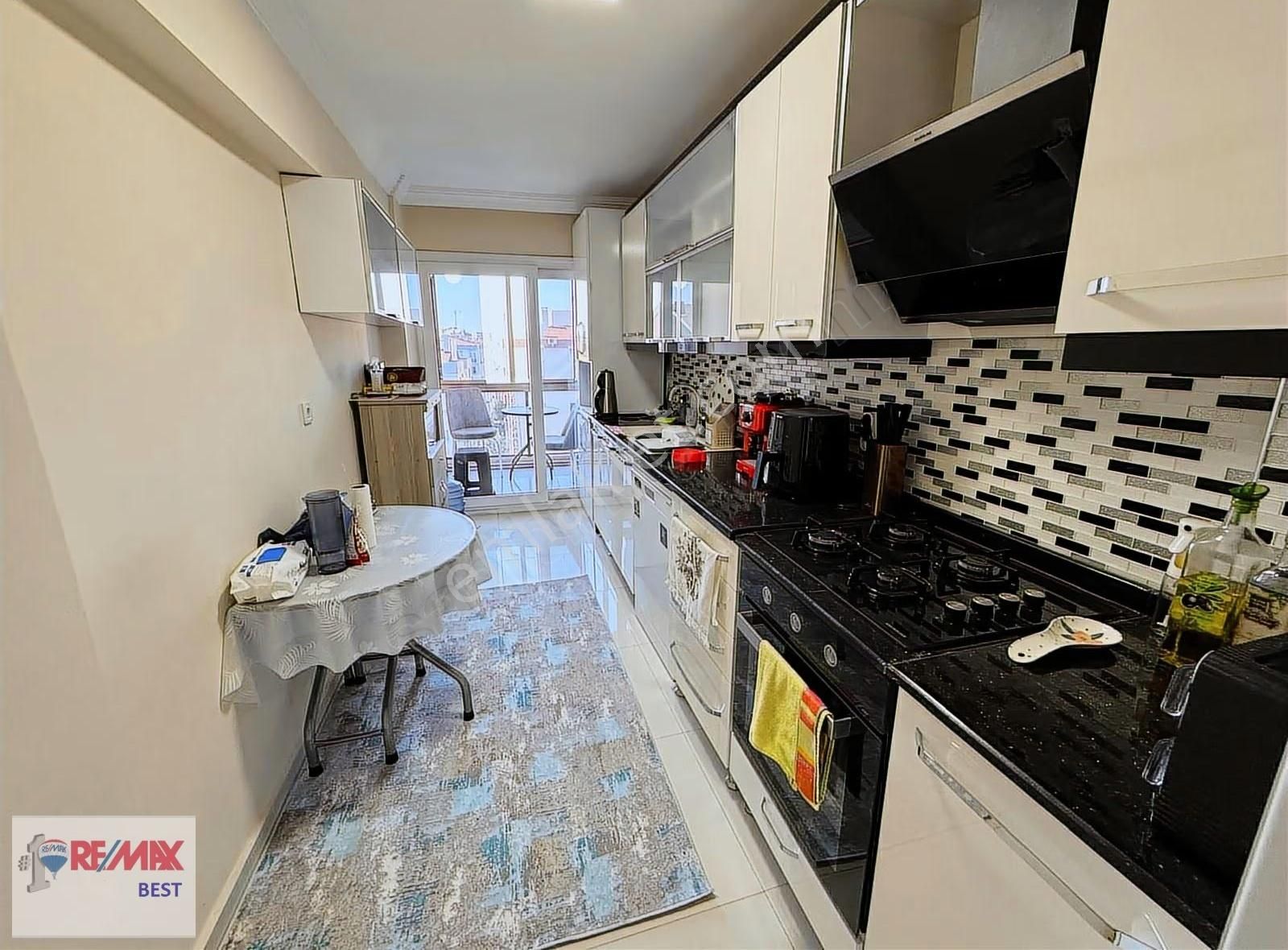 1 Bostanlıda 2+1 Tadilatlı, Asansörlü, Çift Balkonlu Daire - Görsel 9