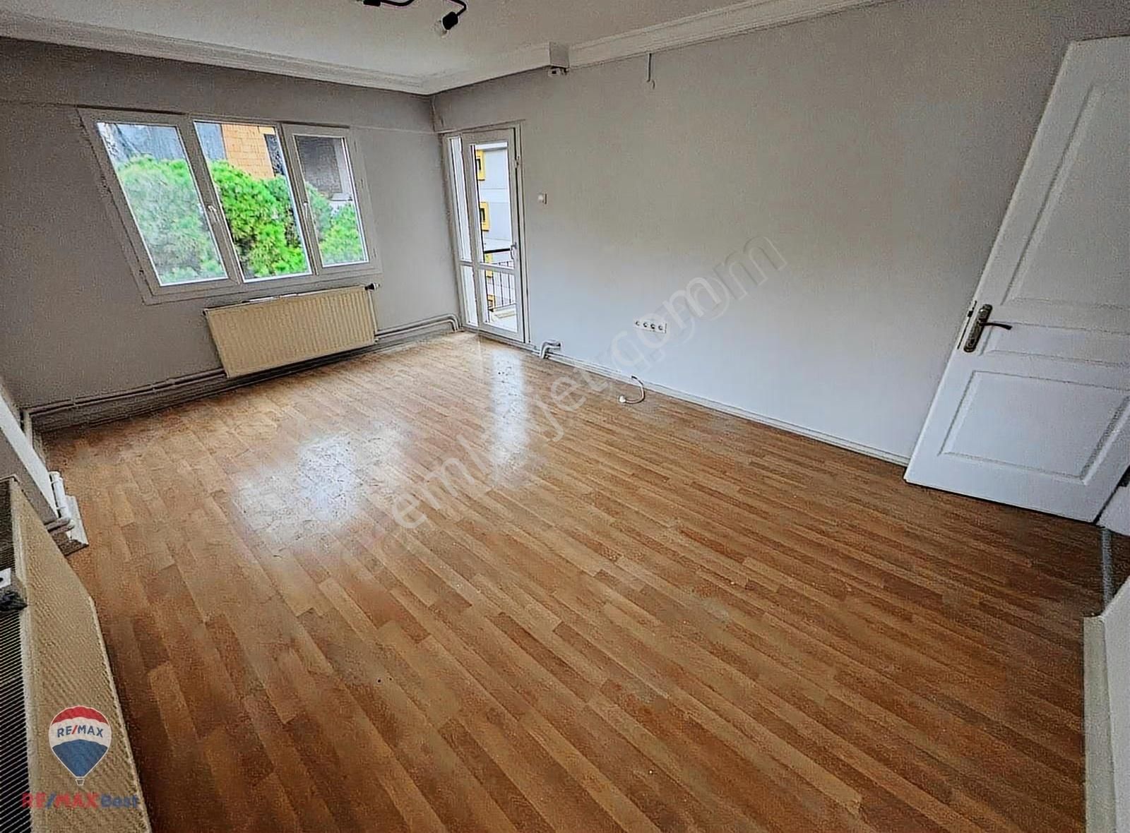 14 Hatay 154 Sokakta Aydınlık Tadilatlı Kiralık 3+1 Daire - Görsel 2