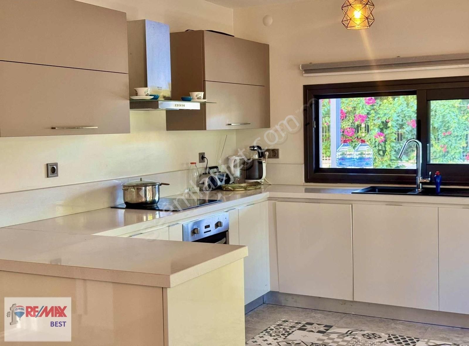 19 Çeşme Dalyanda Yat Limanı Komşusu Lüks Köşe Villa! - Görsel 8