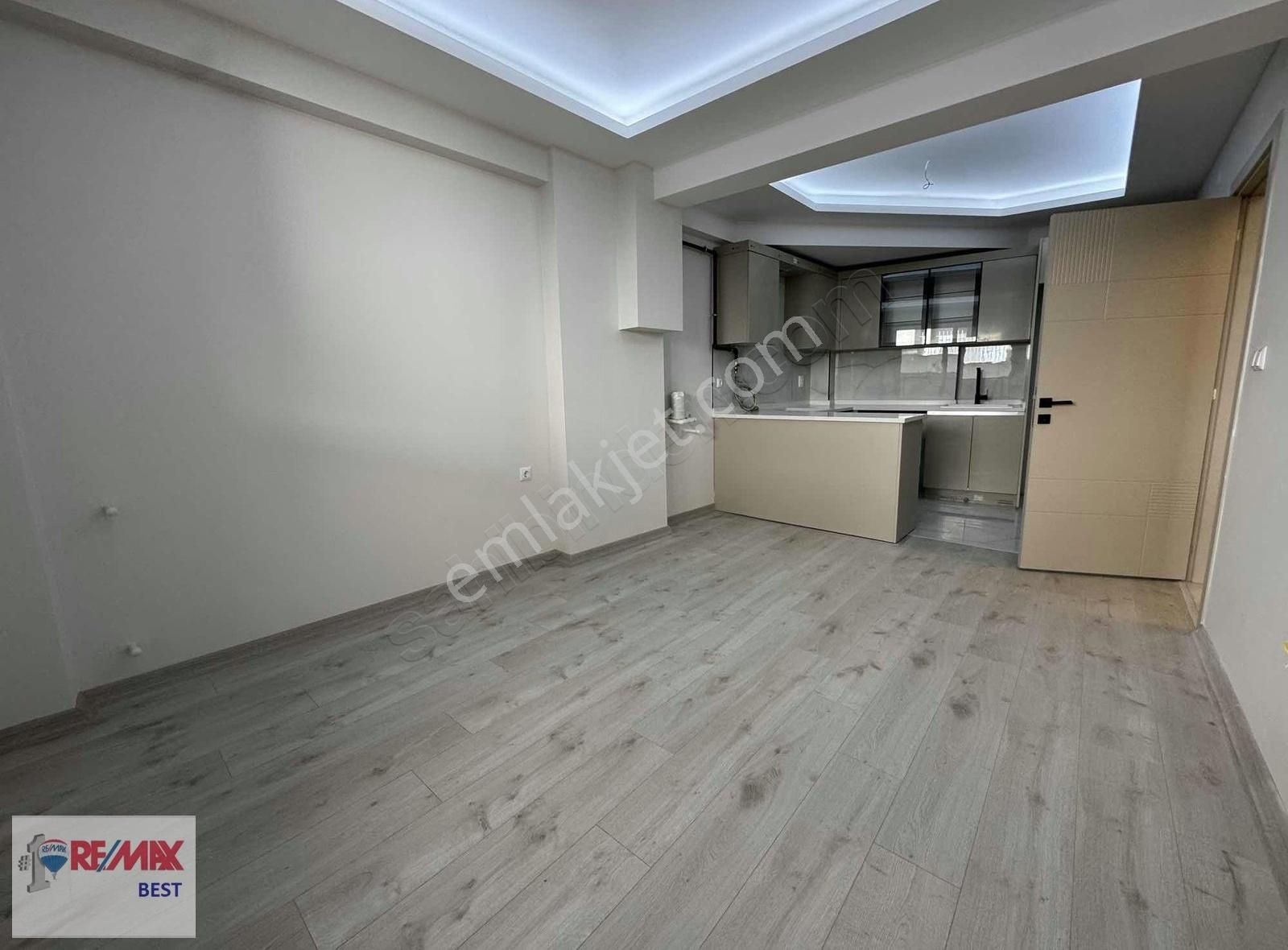 42 Hakan Büyükten Nergiz Çarşı Yakını1+1yatırım İçin İdeal Daire - Görsel 9