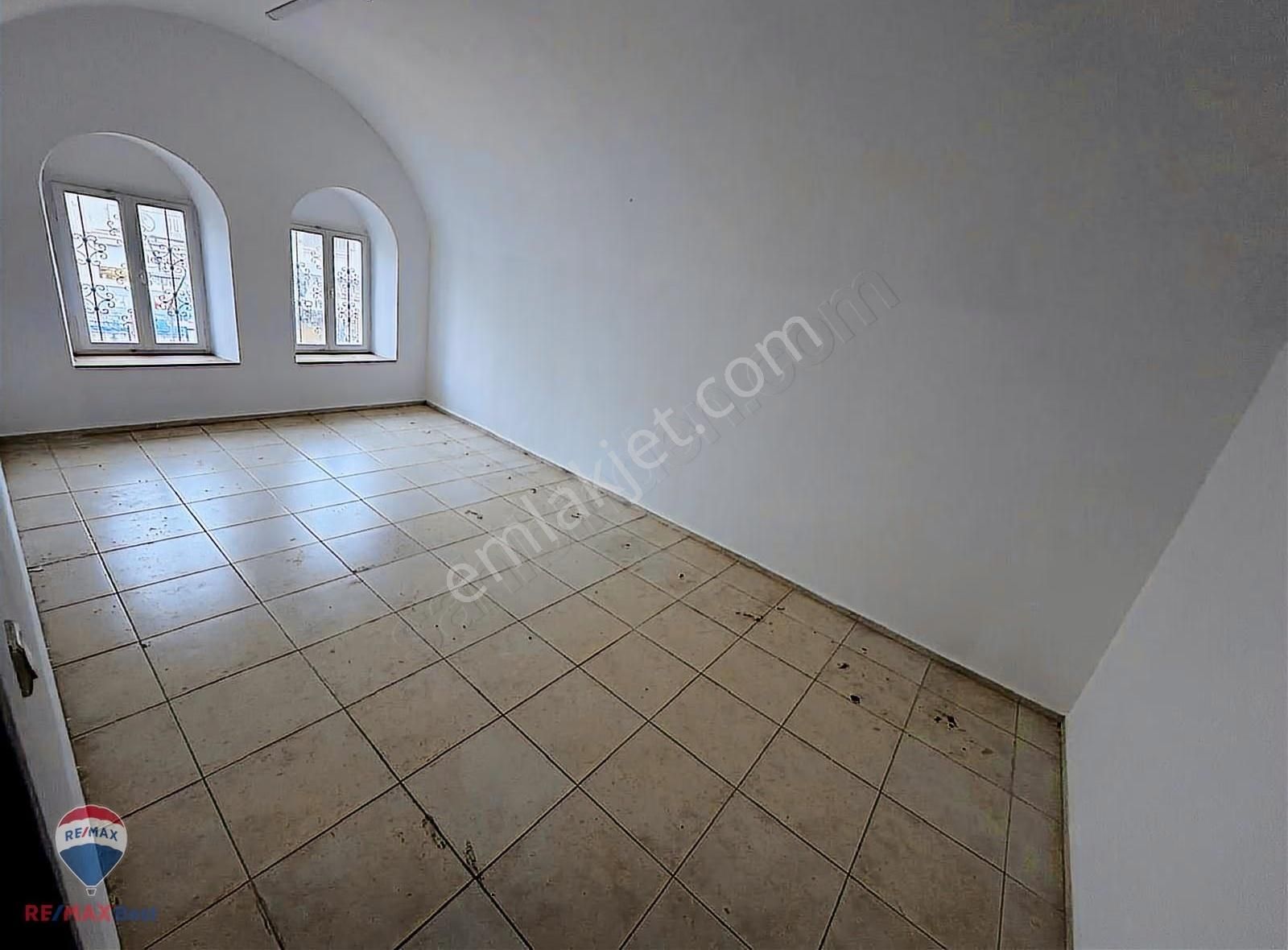 59 Mimar Kemalettin Moda Merkezinde Kiralık Showroom - Görsel 6