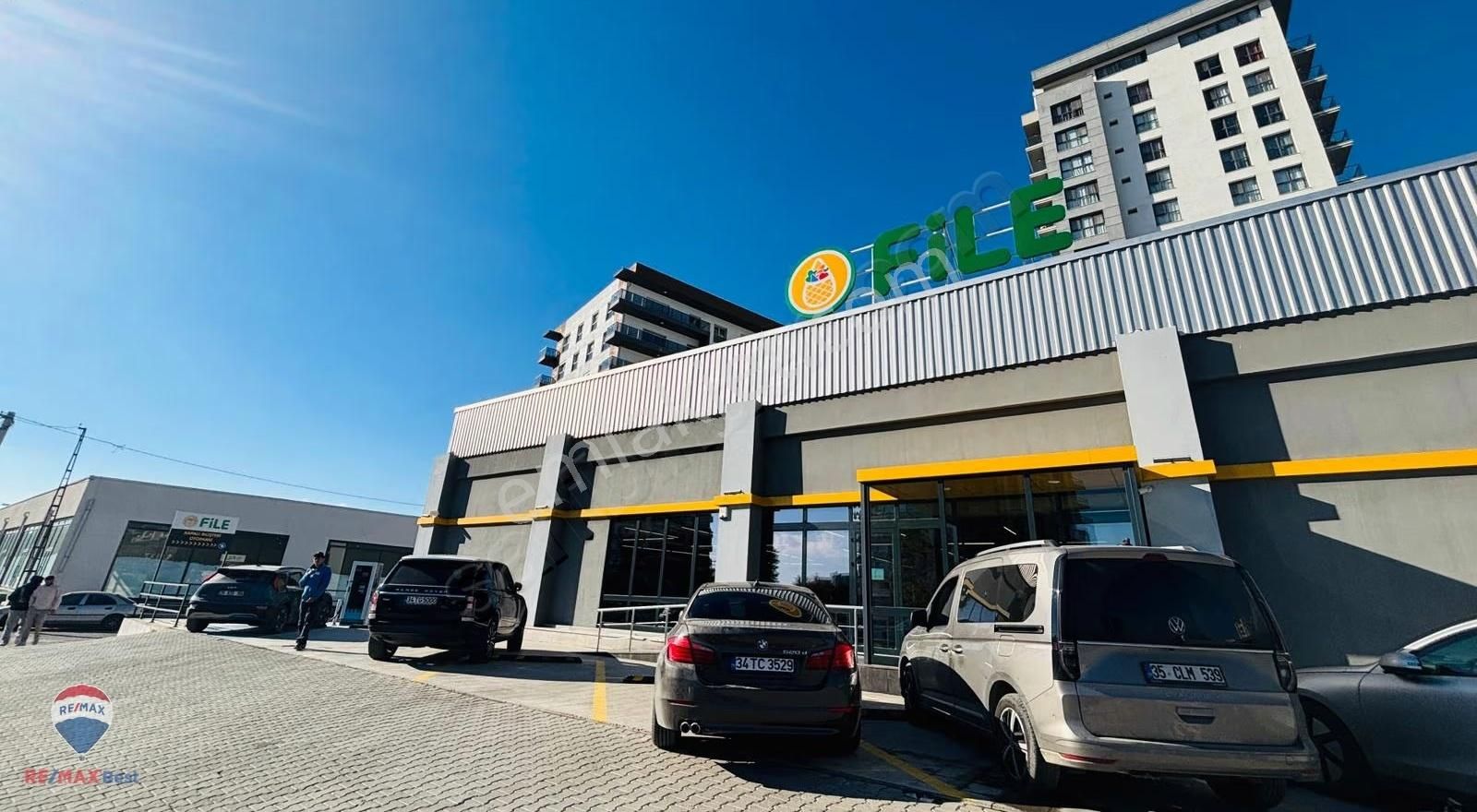 15 Çiğlide Satılık 1+1 Sıfır Daire Site İçinde Güvenlikli