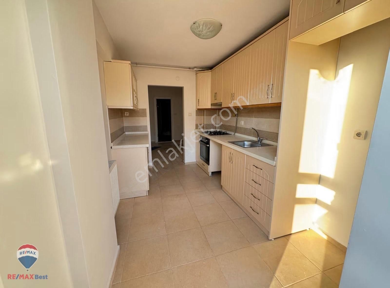 53 Karşıyaka Belediyesi Arkasında Ara Kat 3+1 Kiralık Daire - Görsel 18