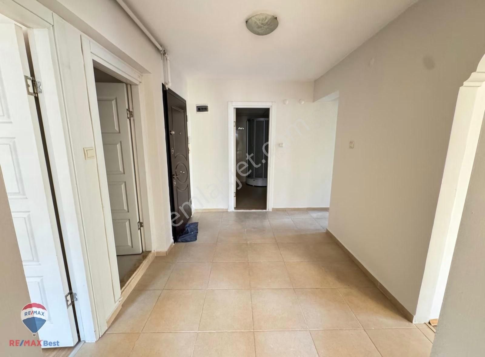 53 Karşıyaka Belediyesi Arkasında Ara Kat 3+1 Kiralık Daire - Görsel 2