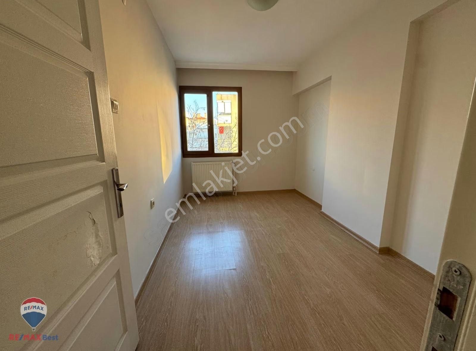 53 Karşıyaka Belediyesi Arkasında Ara Kat 3+1 Kiralık Daire - Görsel 13