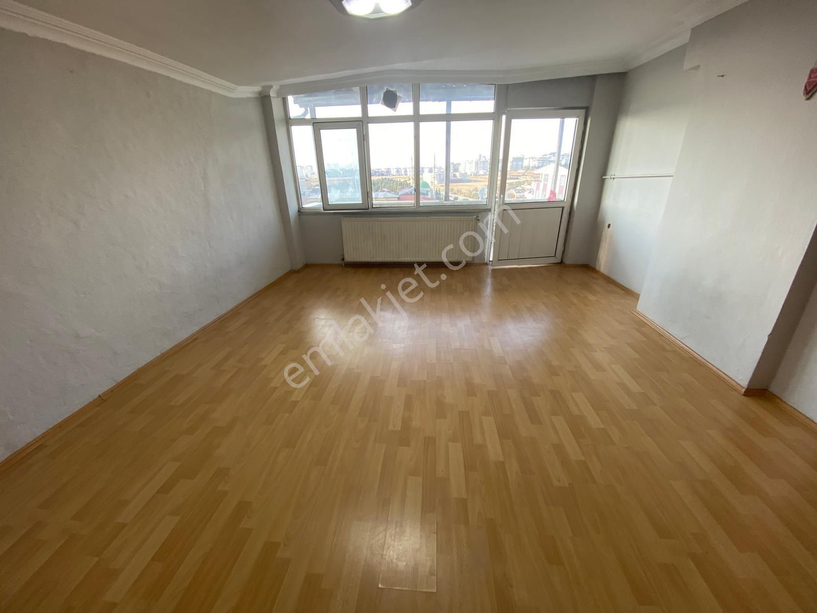 Söğütlü Çeşme Mahallesi Manzaralı 2+1 Kiralık Daire