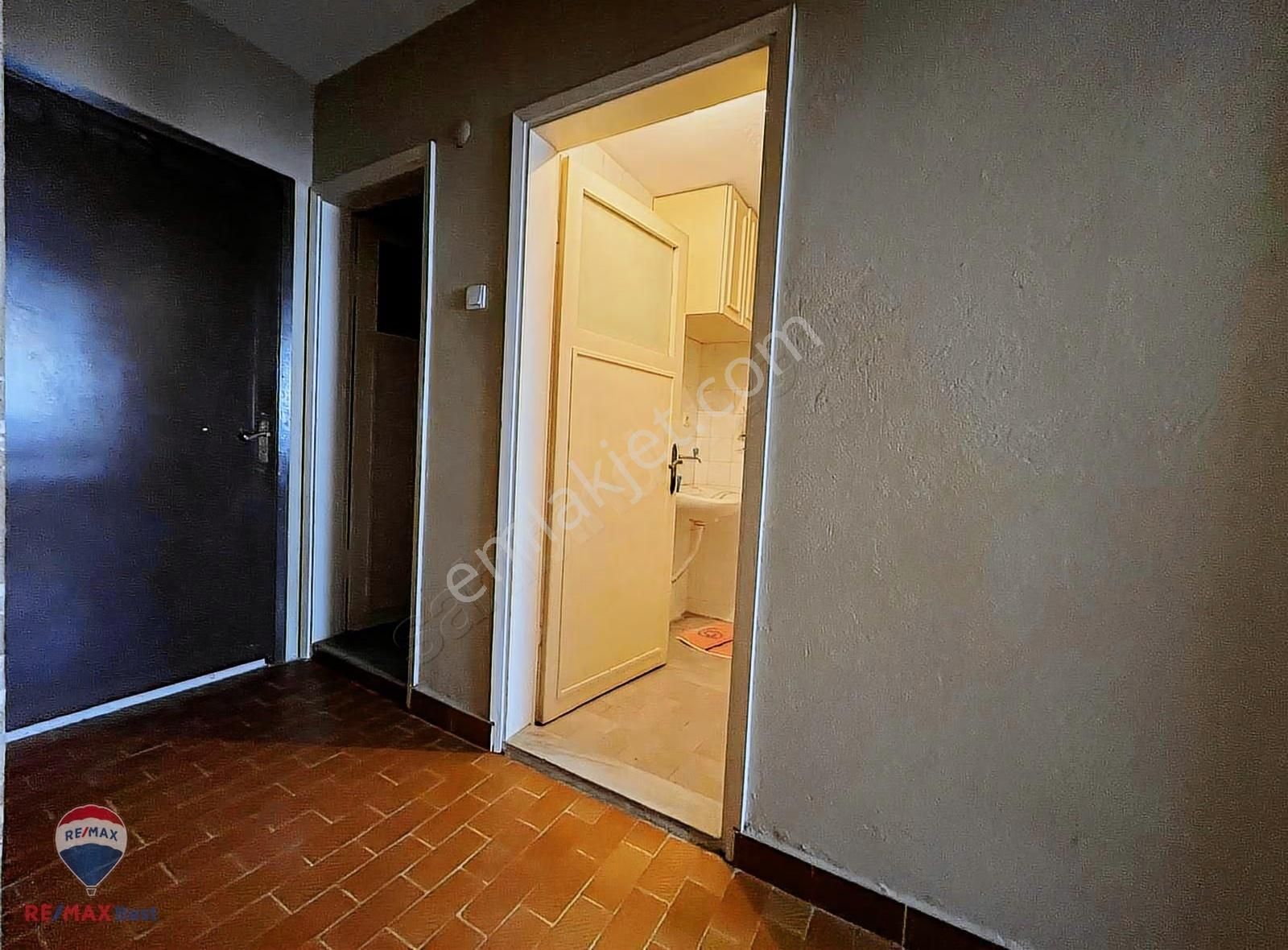 20 Bayraklı Çıçek Mahallesınde Aydınlık 2+1 Kıralık Daıre - Görsel 8