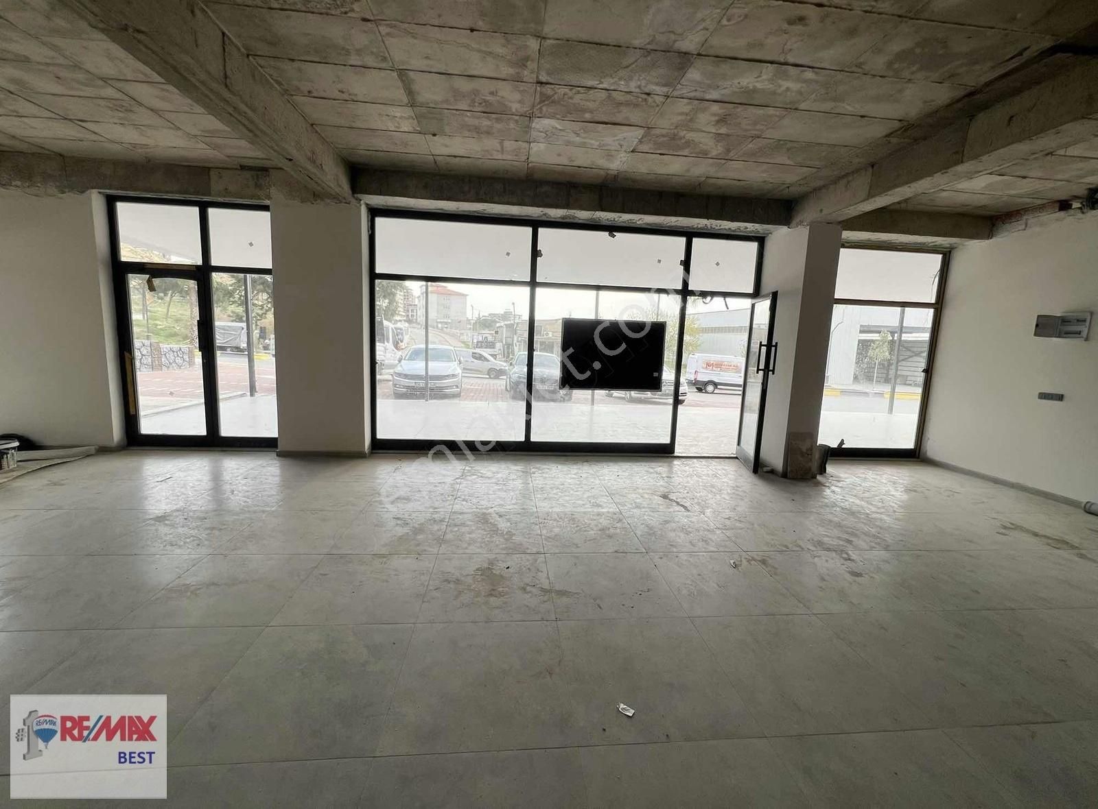 11 Menemen Irmak Mahallesinde Kiralık Cadde Üstü Sıfır Dükkan - Görsel 11