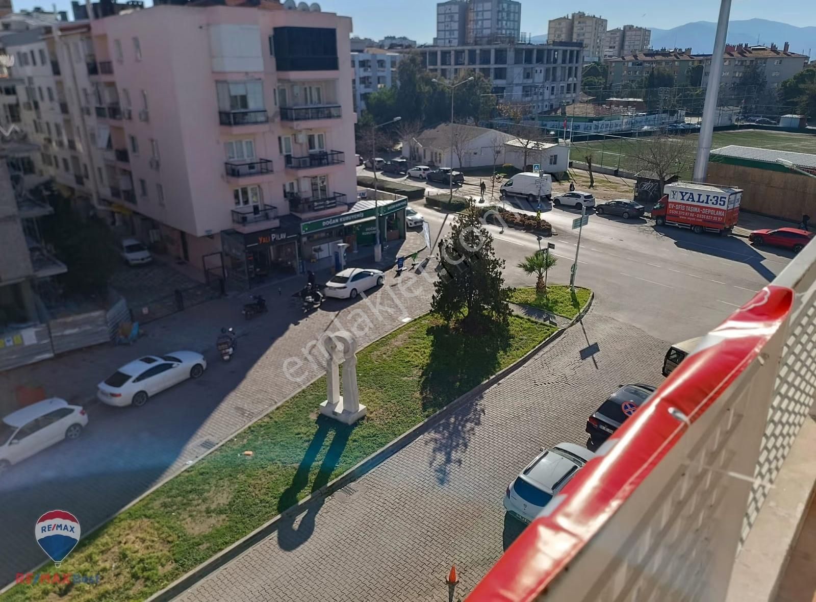 20 Karşıyaka Atakent Tramvay Durağı Yakını 2+1 Kiralık Daire