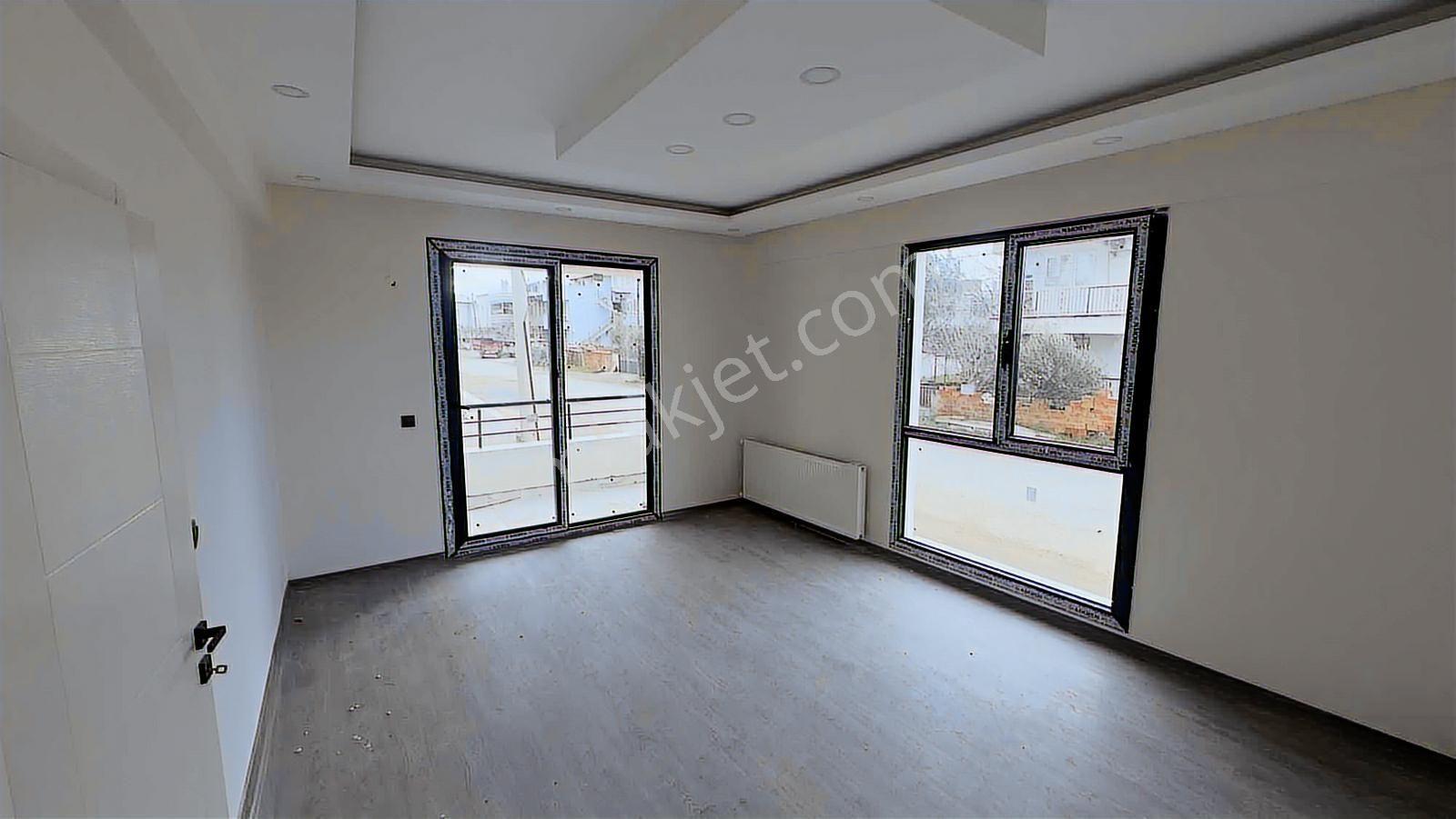 Burhaniye Cumhuriyet Mahallesinde Satılık 2+1 Daire