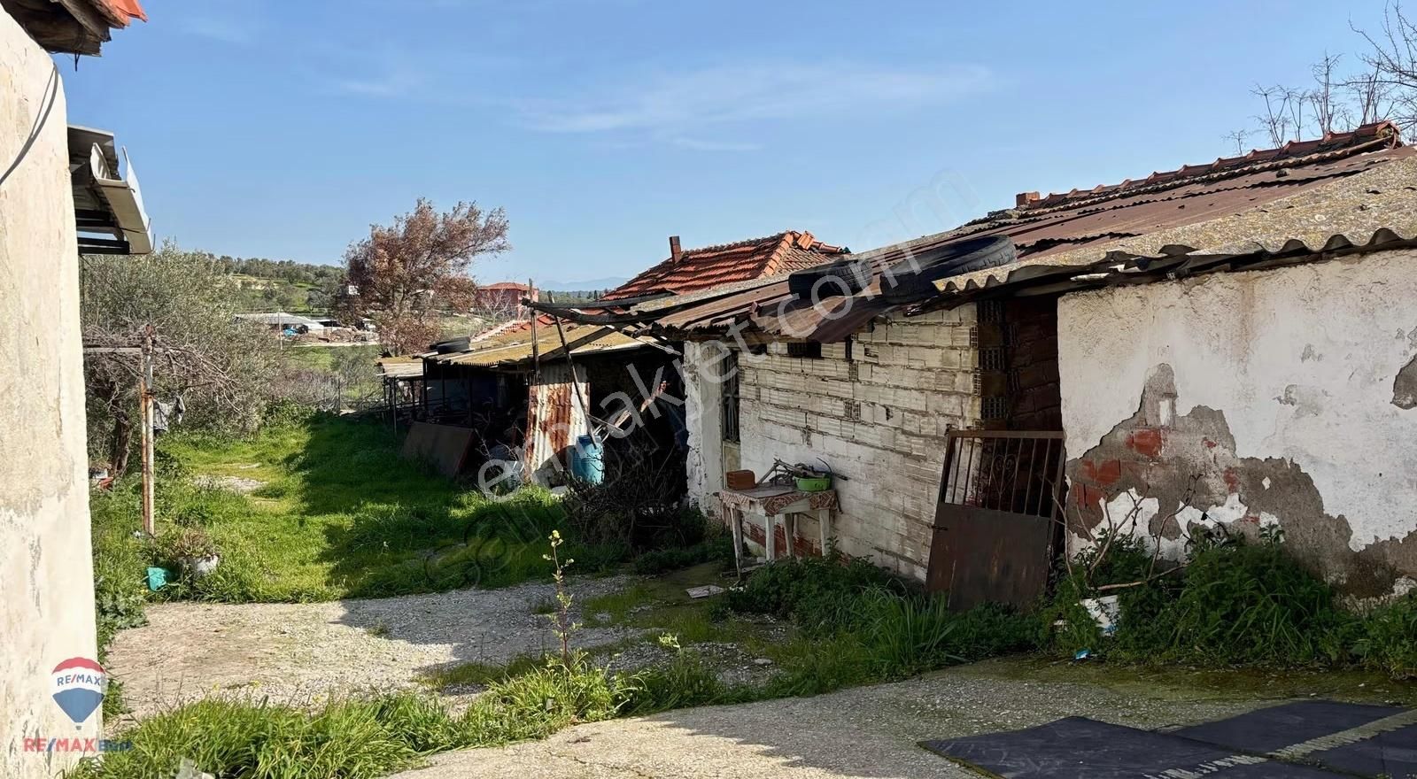 15 Foça Ilıpınar'da Köy Içınde 1.5 Dönüm Arazı Ve 3 Yapı - Görsel 4