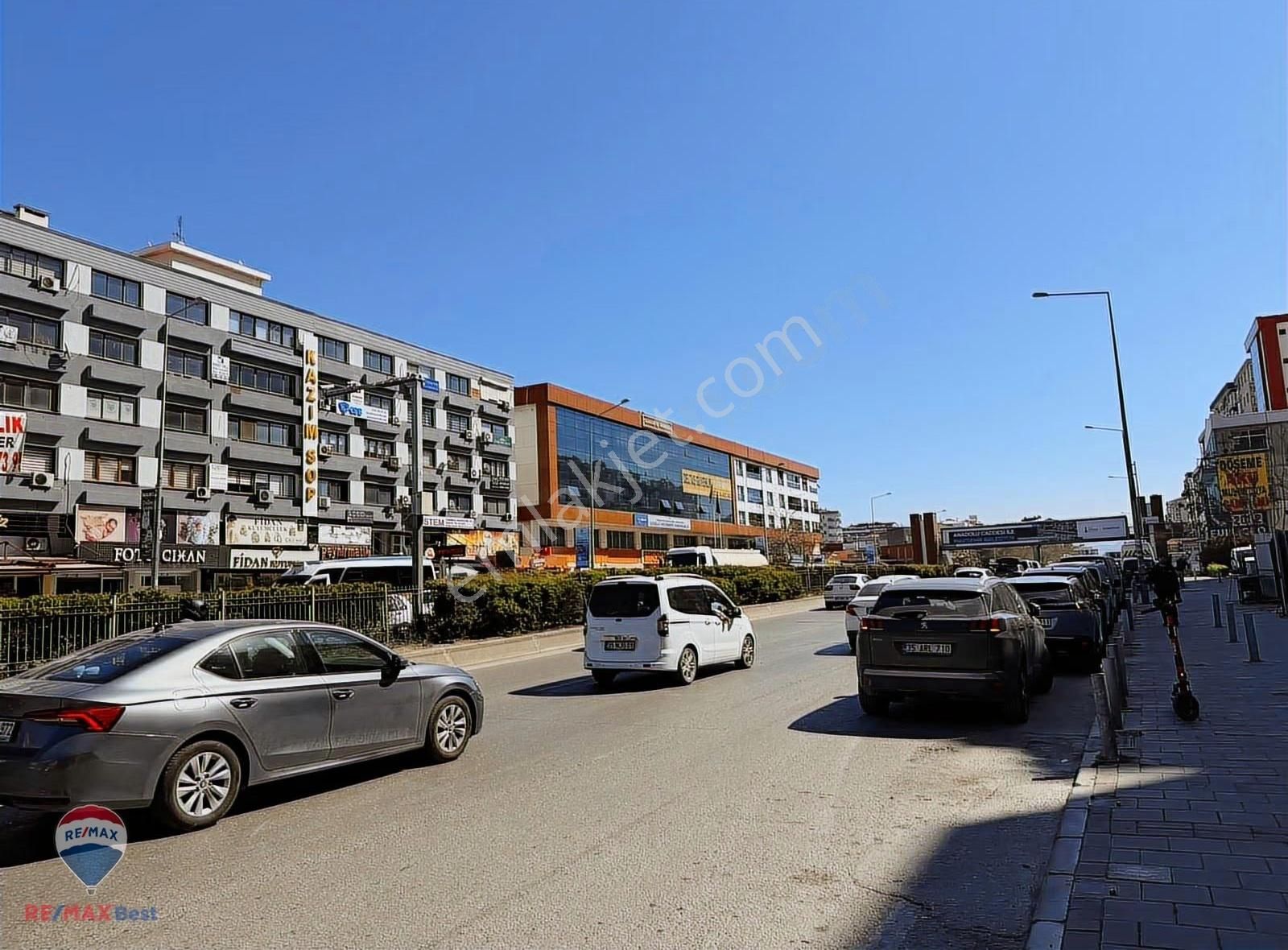 44 Anadolu Caddesi Üzerinde Ebeveyn Banyolu 3+1 Kiralık Daire