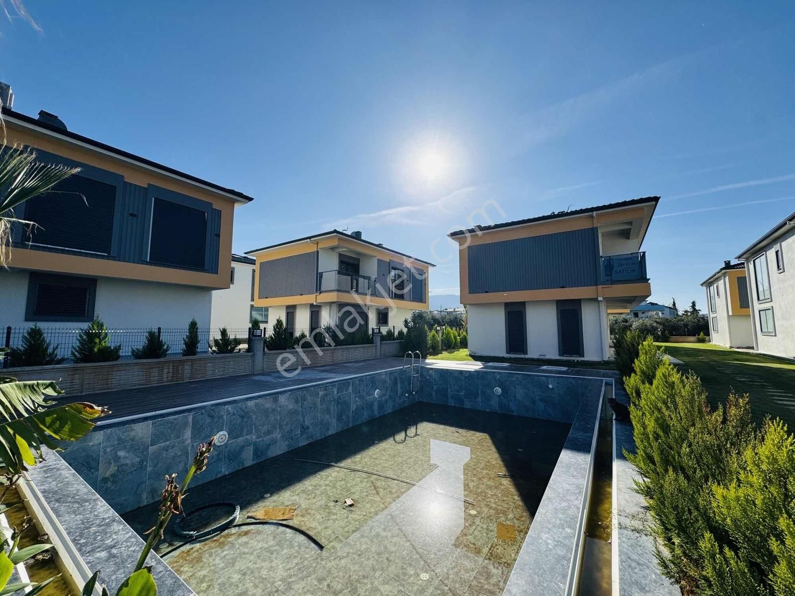 Kuşadası Davutlar'da Tek Müstakil Full Eşyalı Satılık 3+1 Villa - Görsel 11