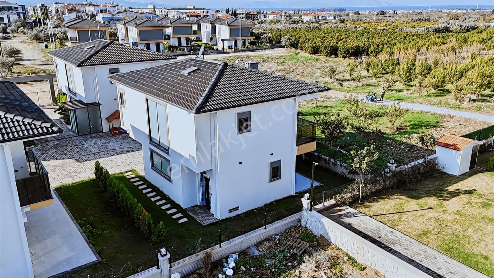 Kuşadası Davutlar'da Tek Müstakil Full Eşyalı Satılık 3+1 Villa - Görsel 28