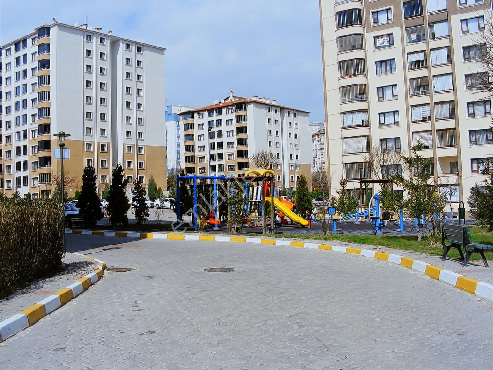 Eryaman Selvi Evleri'nde Kiralık 3+1 Daire - 125m²