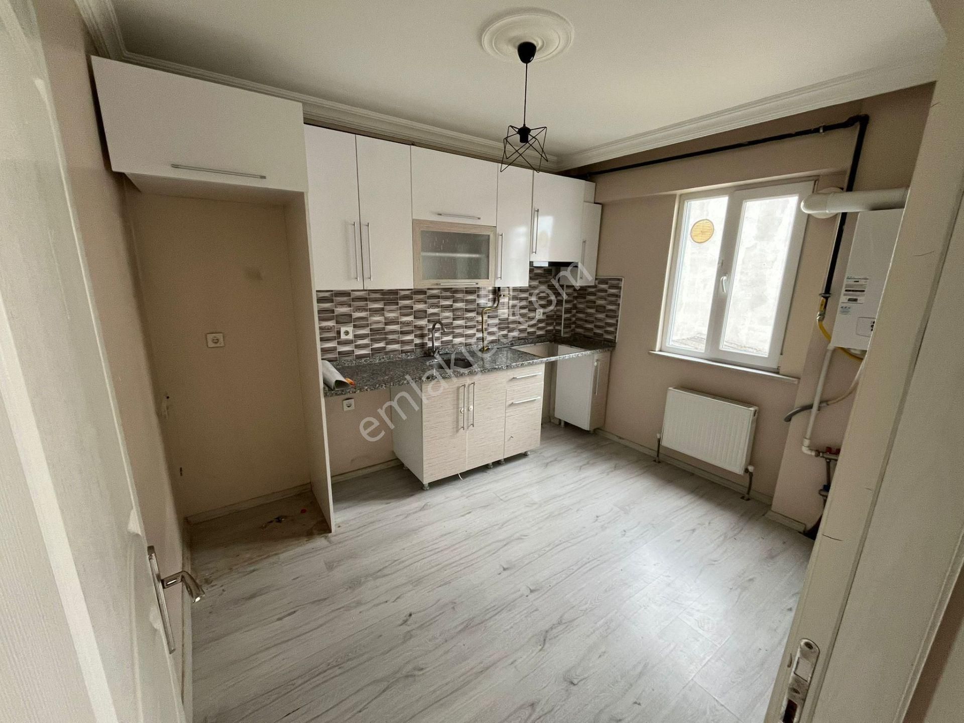 Arslanbeyden Çorluda Ara Kat Balkonlu Kiralık Daire!!!!! - Görsel 16